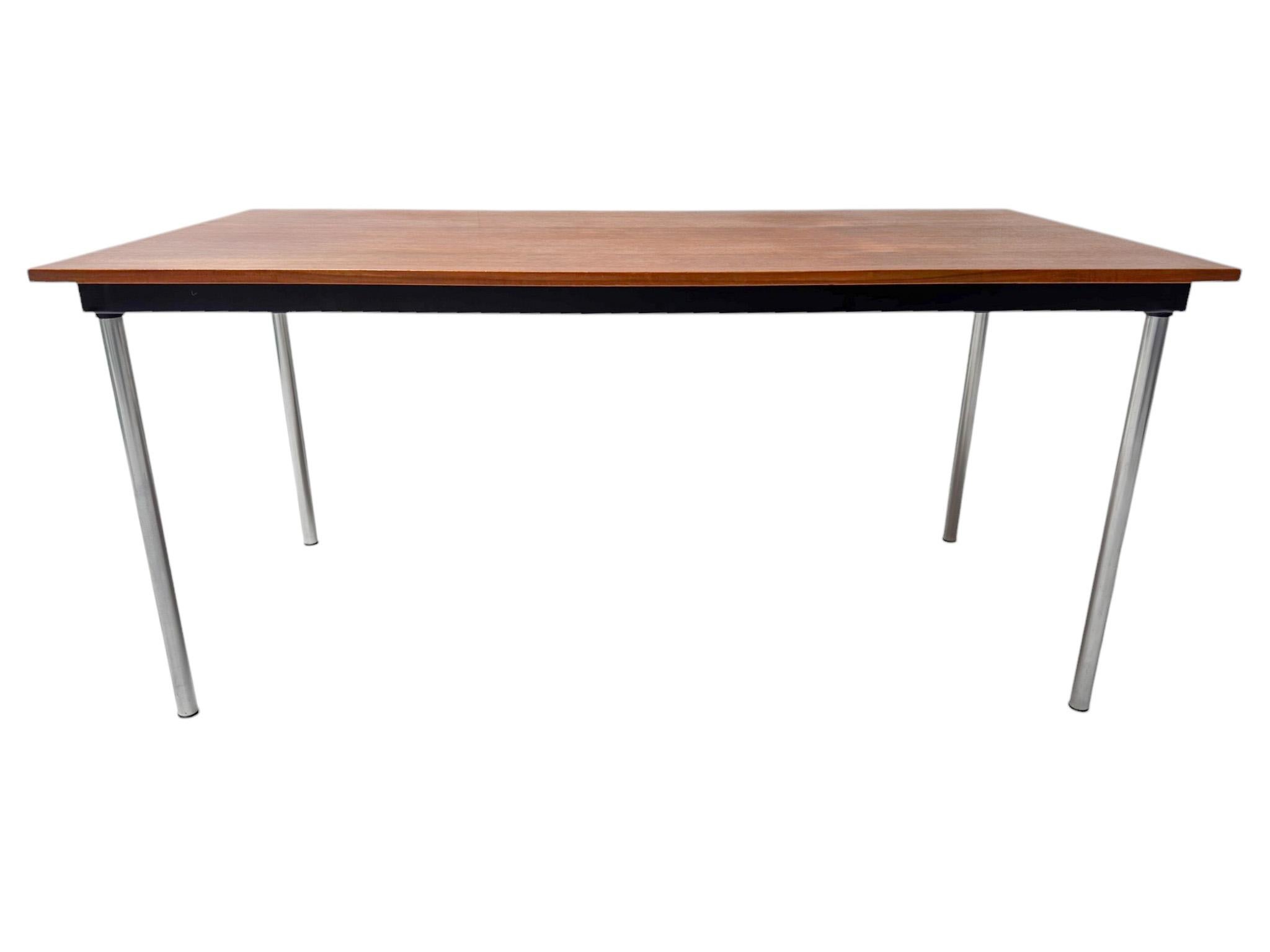 Table moderne du milieu du siècle dernier Made to Measure de Cees Braakman pour Pastoe, années 1960 en vente 1