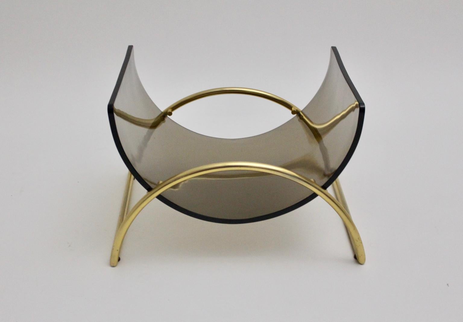 Mid-Century Modern Magazine Brass Rack Lira L1 by Gallotti & Radice 1970s, Italy In Good Condition For Sale In Vienna, AT