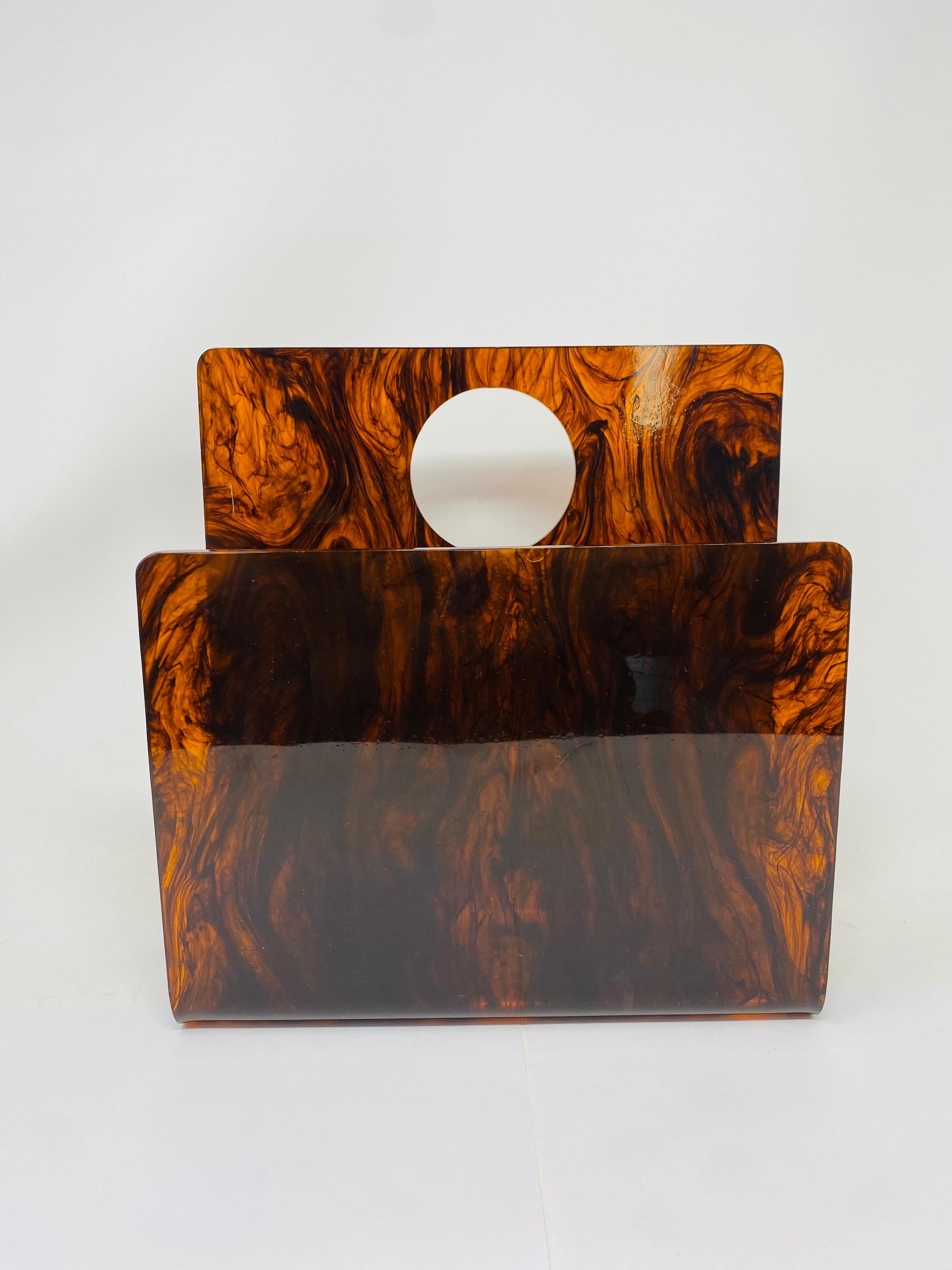 Lucite Portariviste moderno di metà secolo in lucite tartarugata Made in Italy in vendita