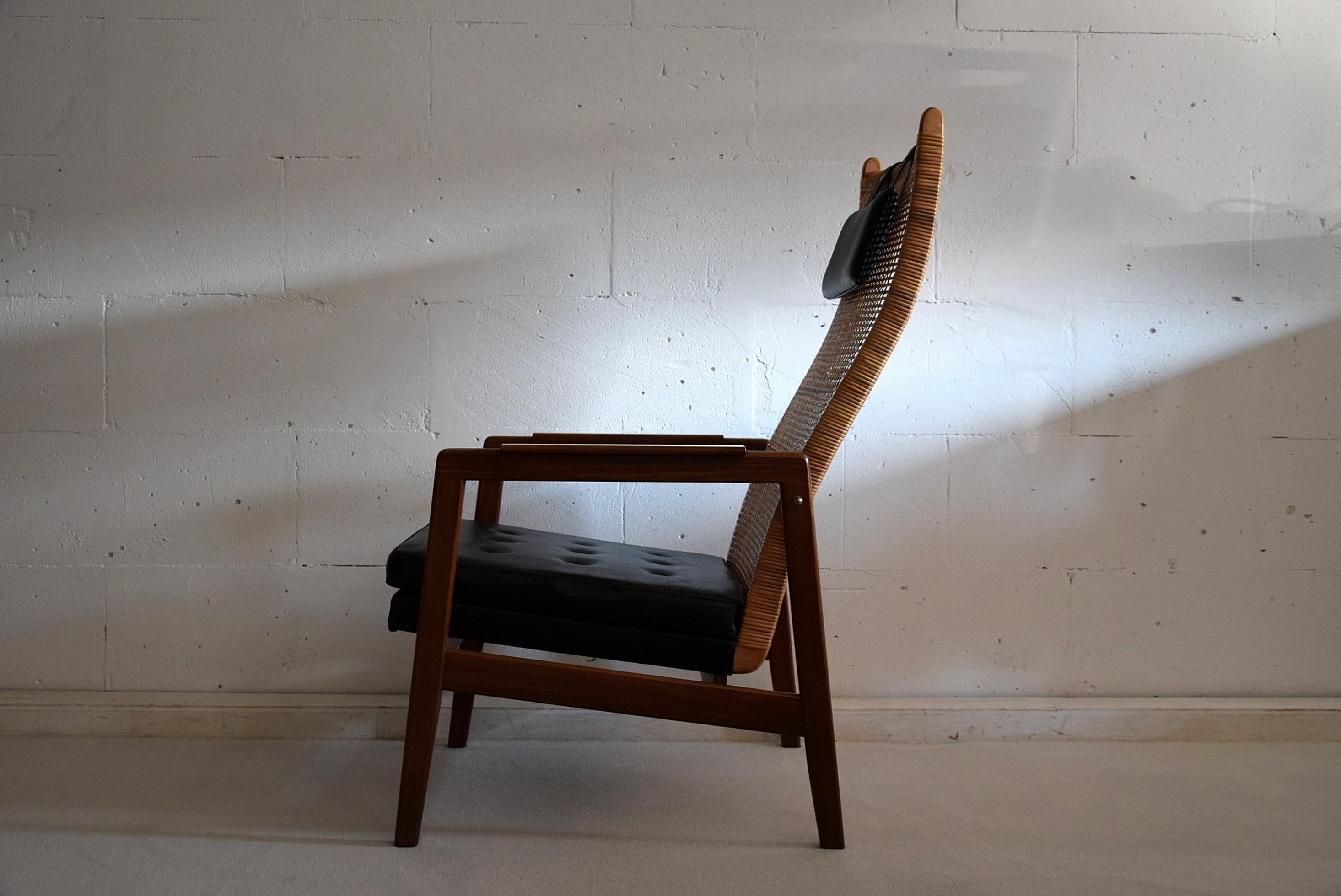 Mid century modern mahogany and wicker lounge Chair by P.Muntendam 2