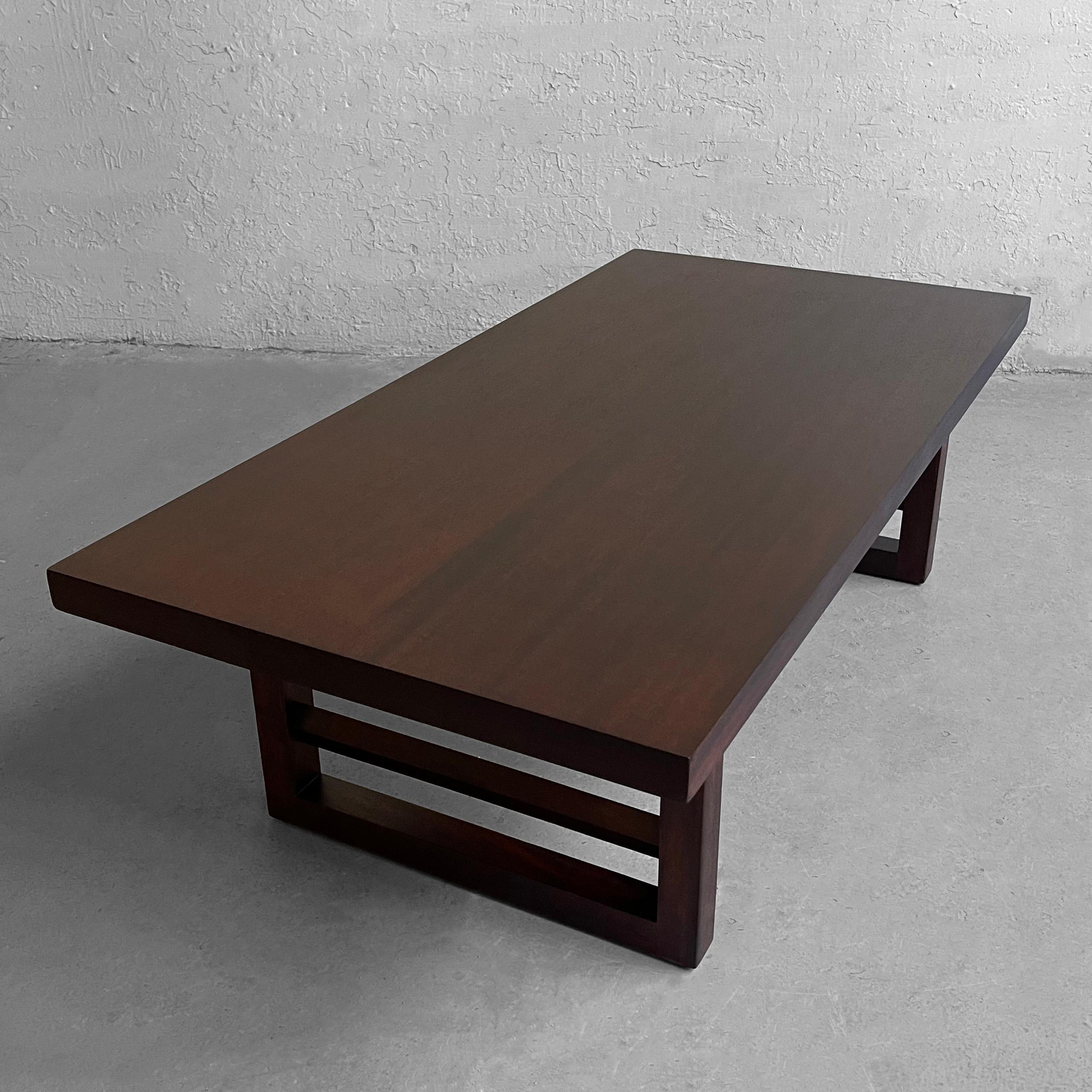 20th Century Mid-Century Modern Mahogany Coffee Table After Paul Frankl For Sale
