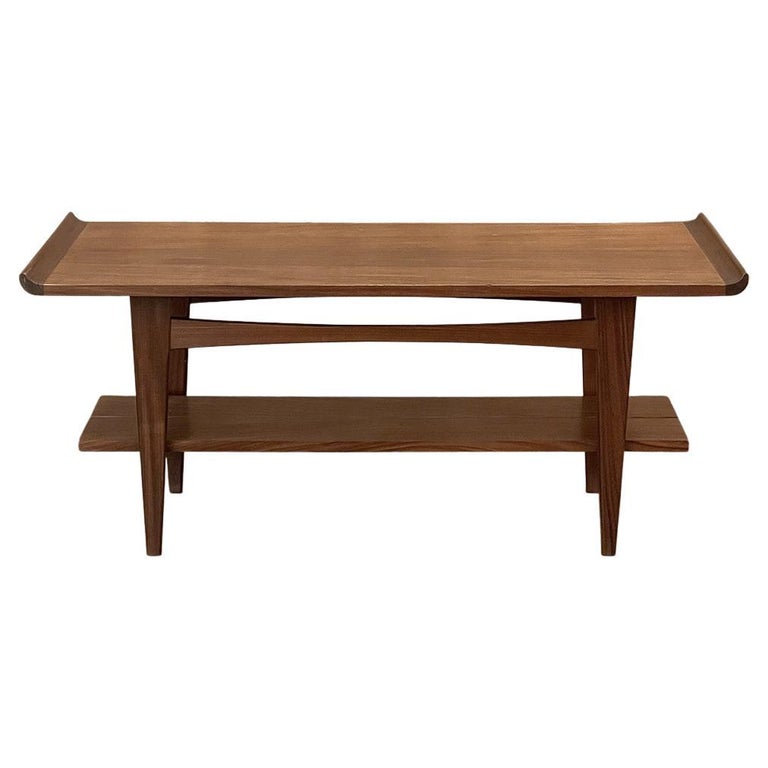 MidCentury Modern Mahogany Coffee Table For Sale at 1stDibs