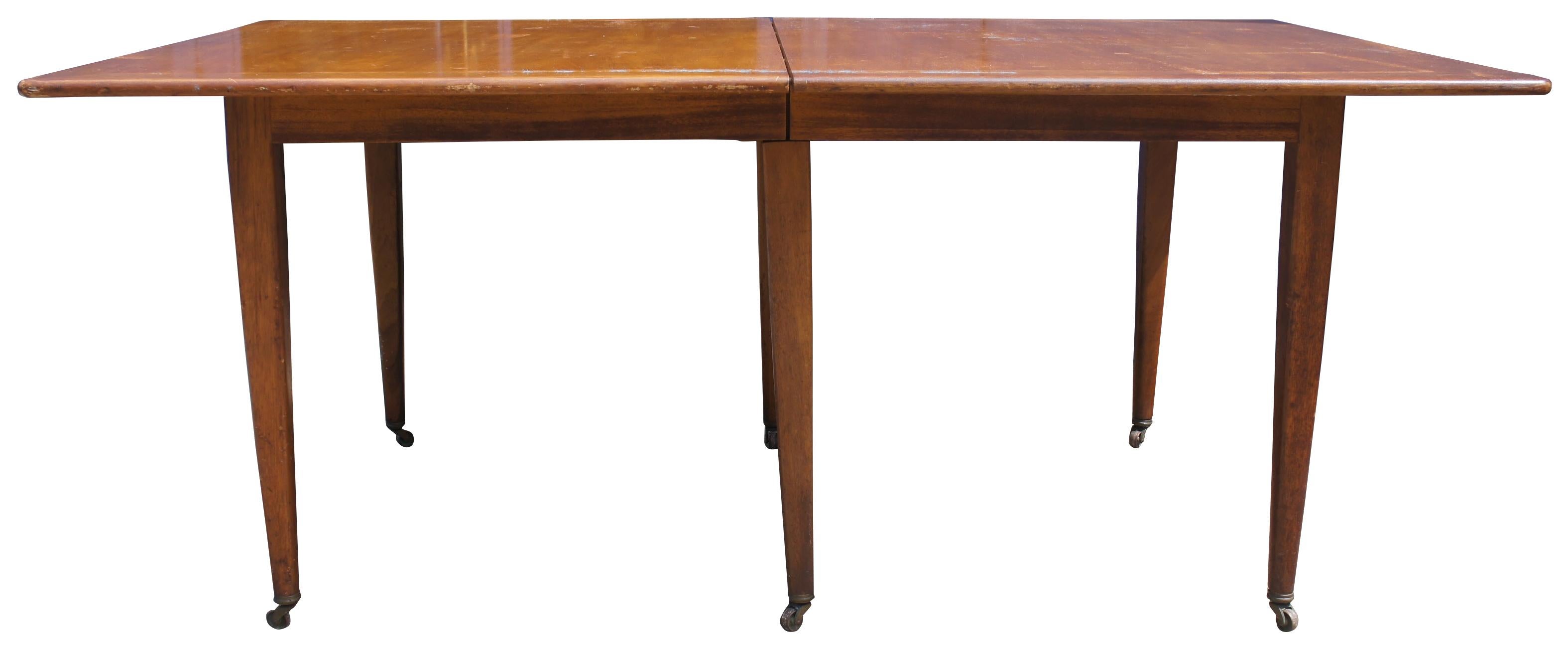 Mid-Century Modern Mahogany Dining Table by Edward Wormley for Dunbar Furniture In Good Condition For Sale In Dayton, OH