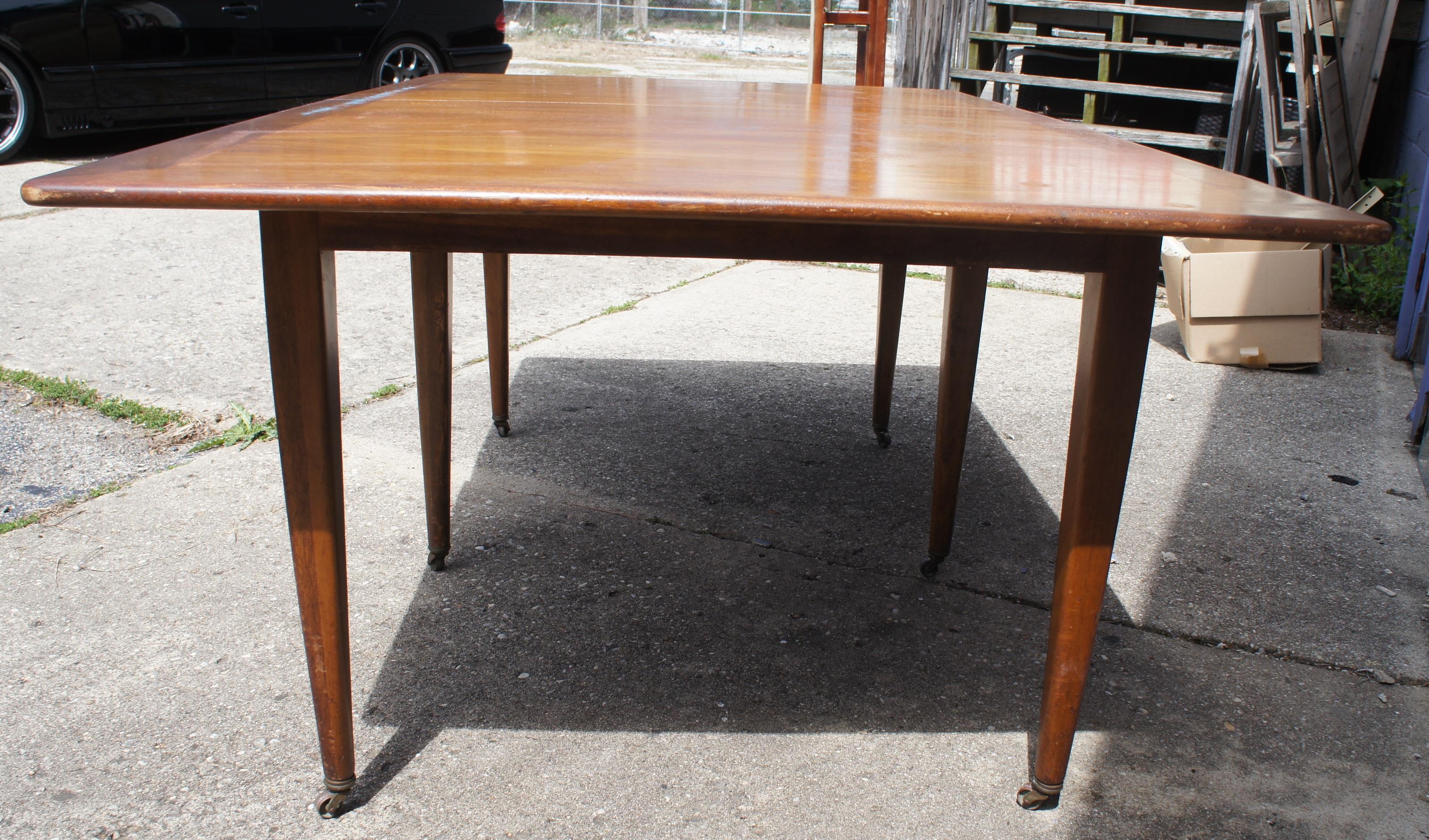 Table de salle à manger en acajou mi-siècle moderne par Edward Wormley pour Dunbar Furniture en vente 1