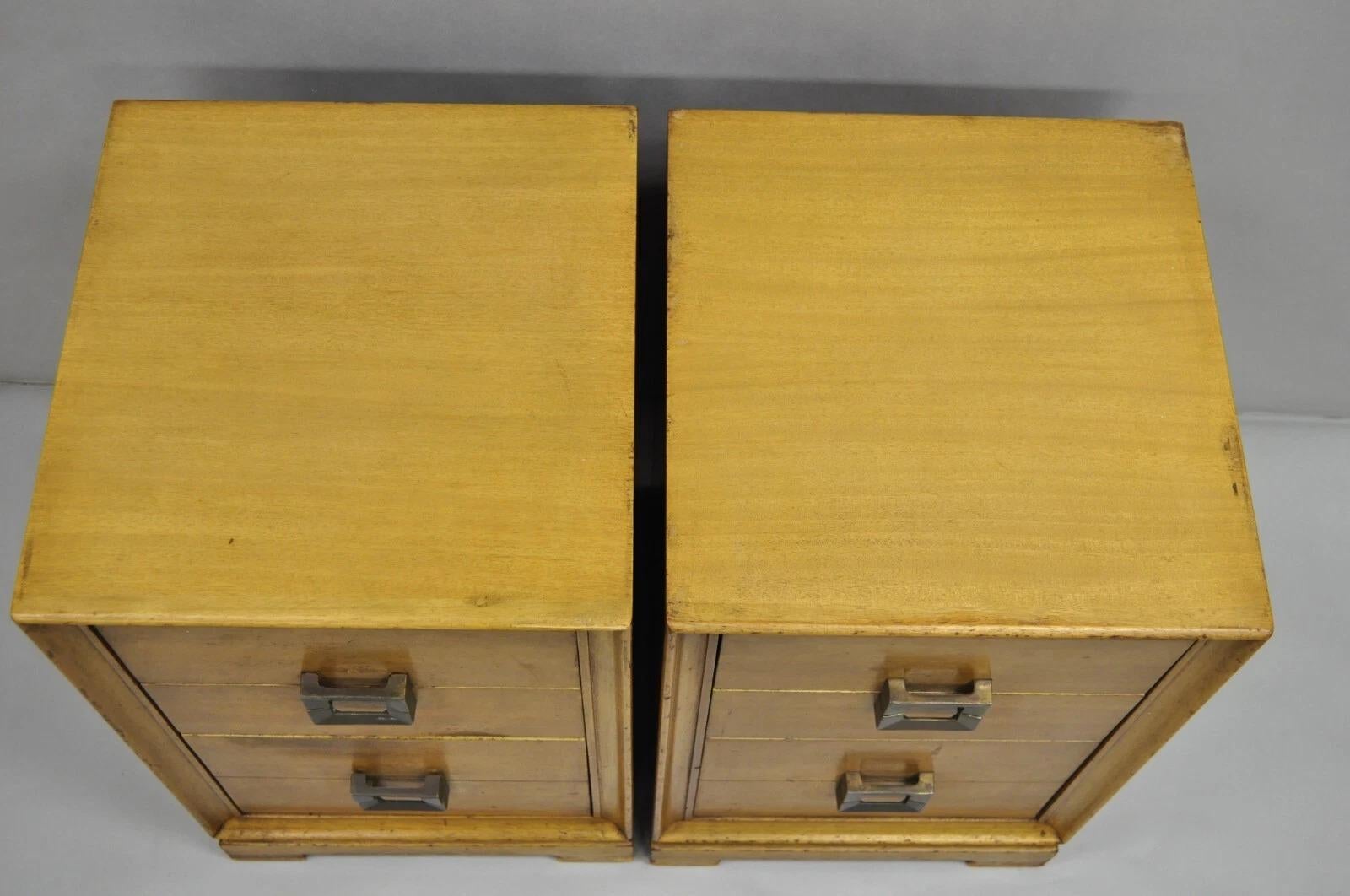 Paire de tables de nuit de style James Mont en acajou mi-siècle moderne par Red Lion en vente 5