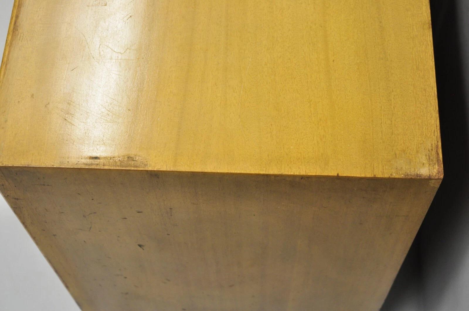 Paire de tables de nuit de style James Mont en acajou mi-siècle moderne par Red Lion en vente 2