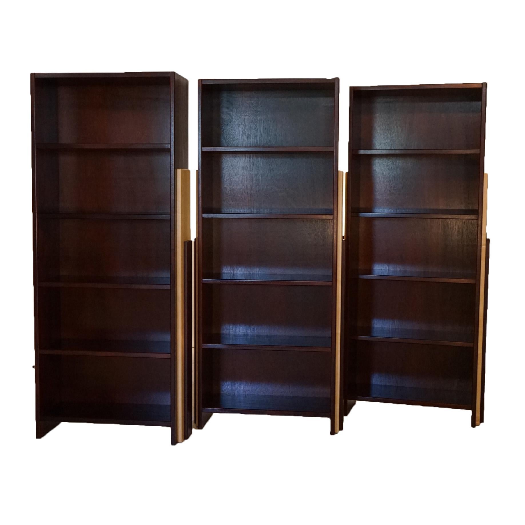 Mid-Century Modern Mid Century Modern Mahogany & Maple Three-Section Bookcase 20thC For Sale