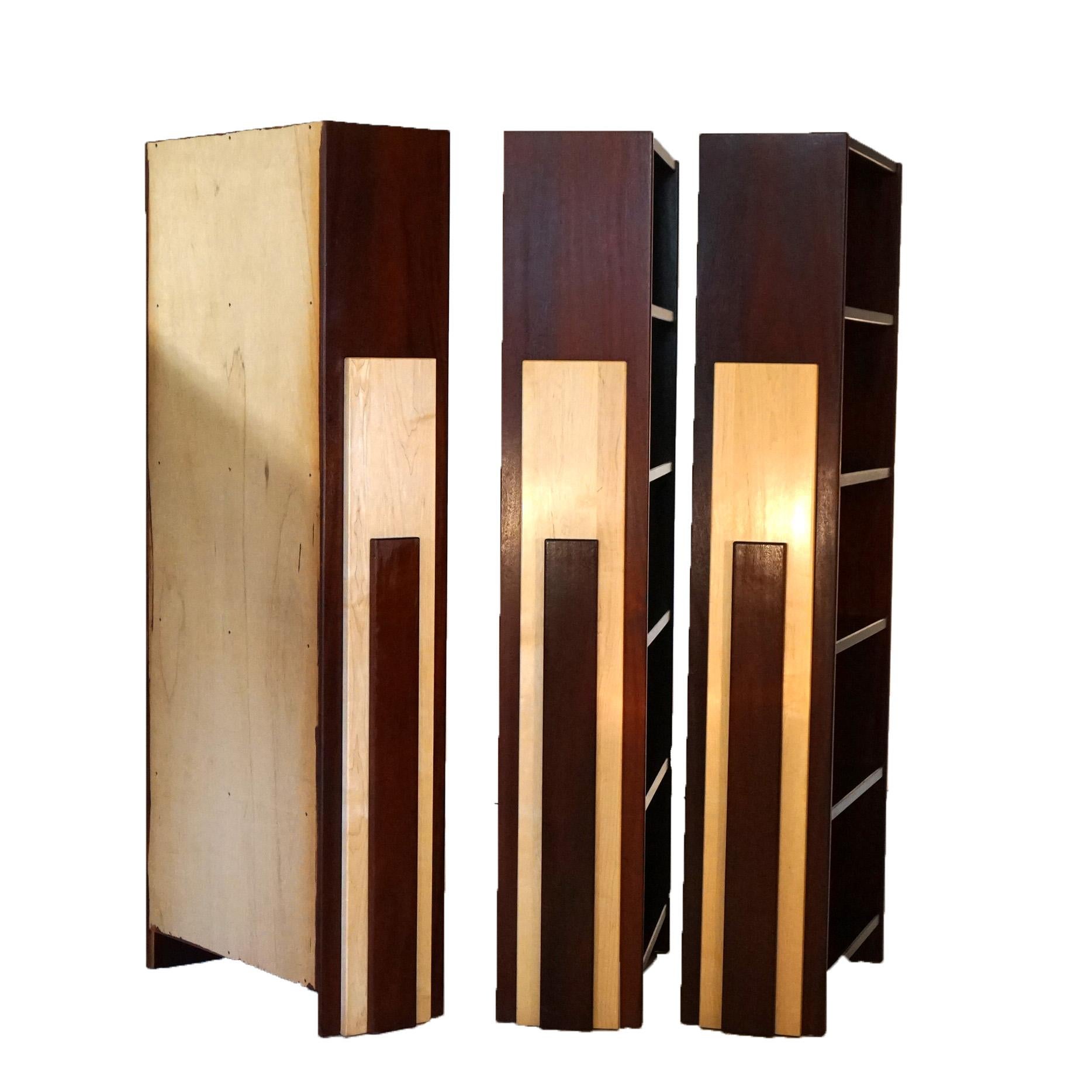 Mid Century Modern Mahogany & Maple Three-Section Bookcase 20thC For Sale 2