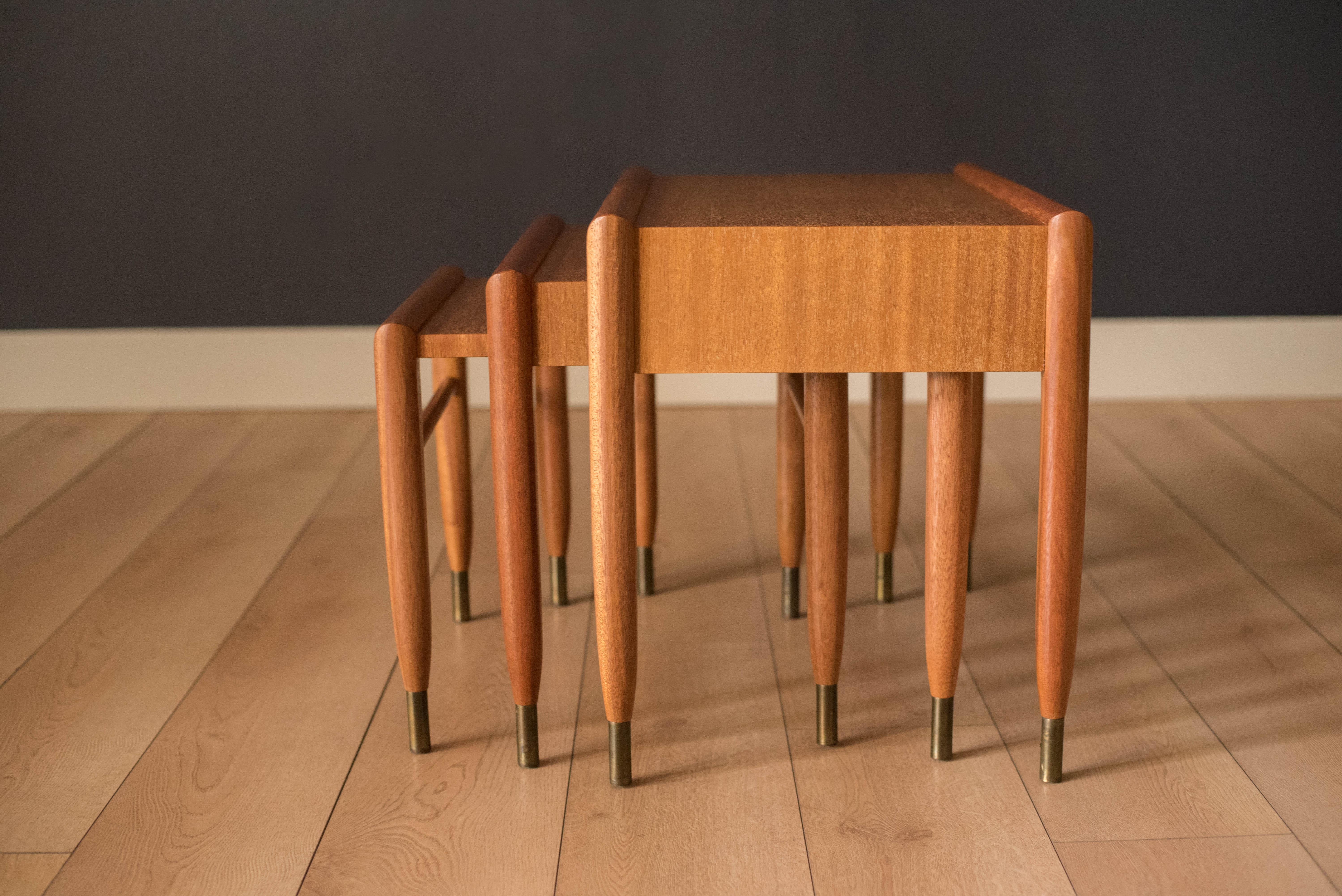 Mid-Century Modern Mahogany Nesting Tables by John Keal for Brown Saltman In Good Condition For Sale In San Jose, CA