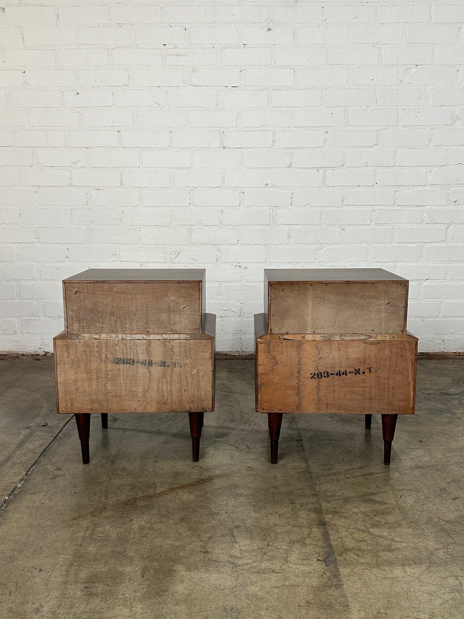 Mid Century Modern Mahogany Nightstands For Sale 3