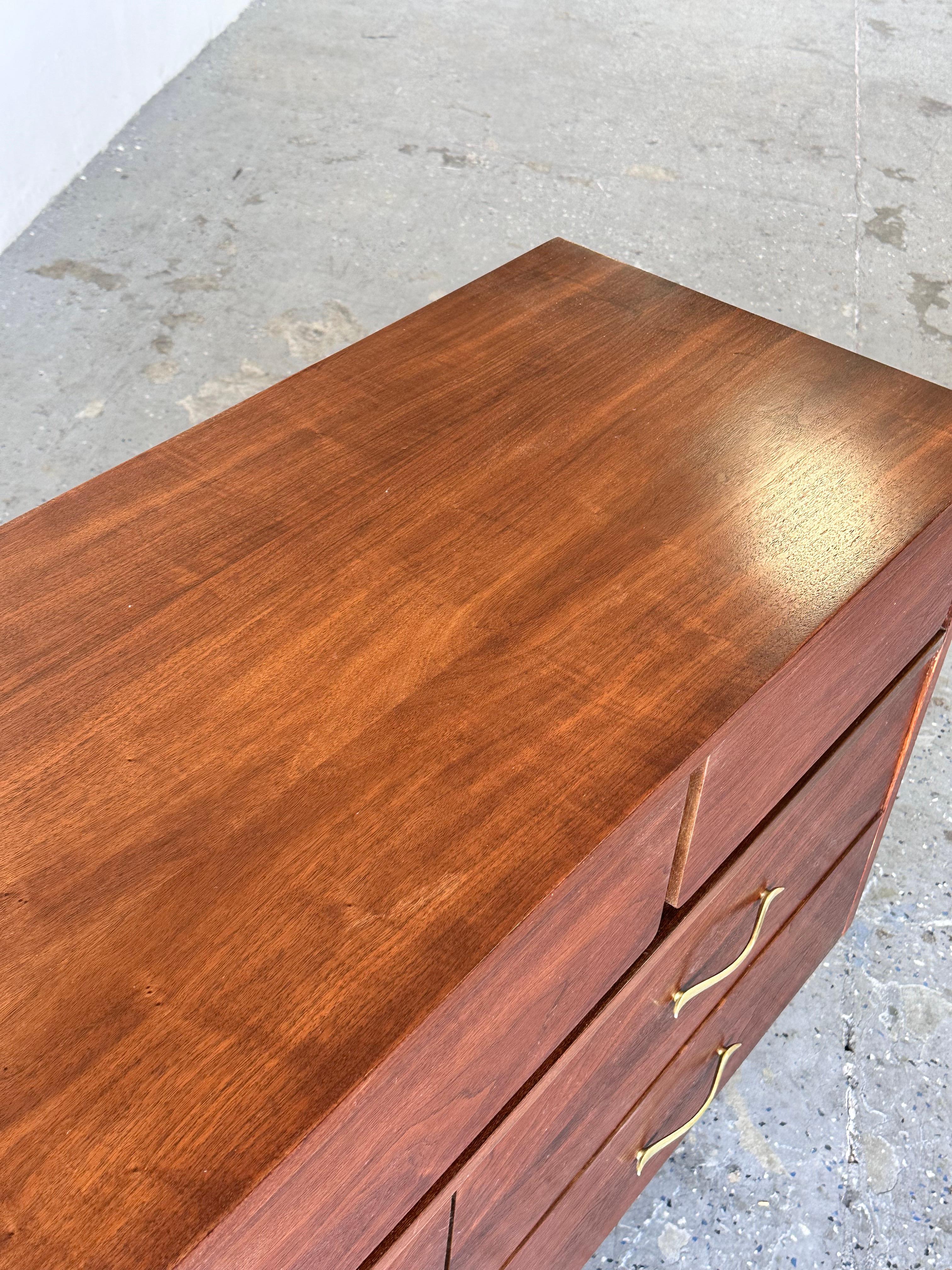 Mid Century Modern Mainline by Hooker Furniture Walnut Dresser 4