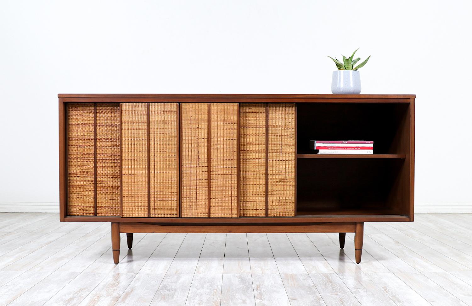 Mid-Century Modern “Mainline” Credenza with Cane Doors by Hooker In Excellent Condition In Los Angeles, CA