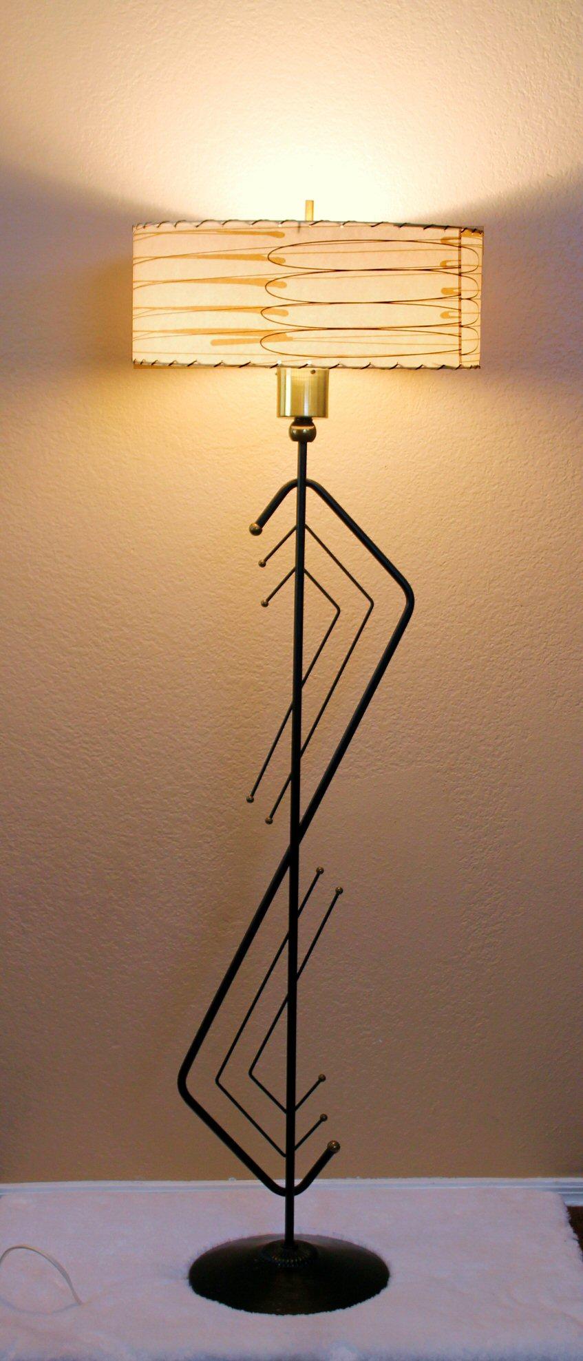 Mid Century Modern Majestic Floor Lamp. Iron Brass Atomic 1950s Fiberglass Shade 5