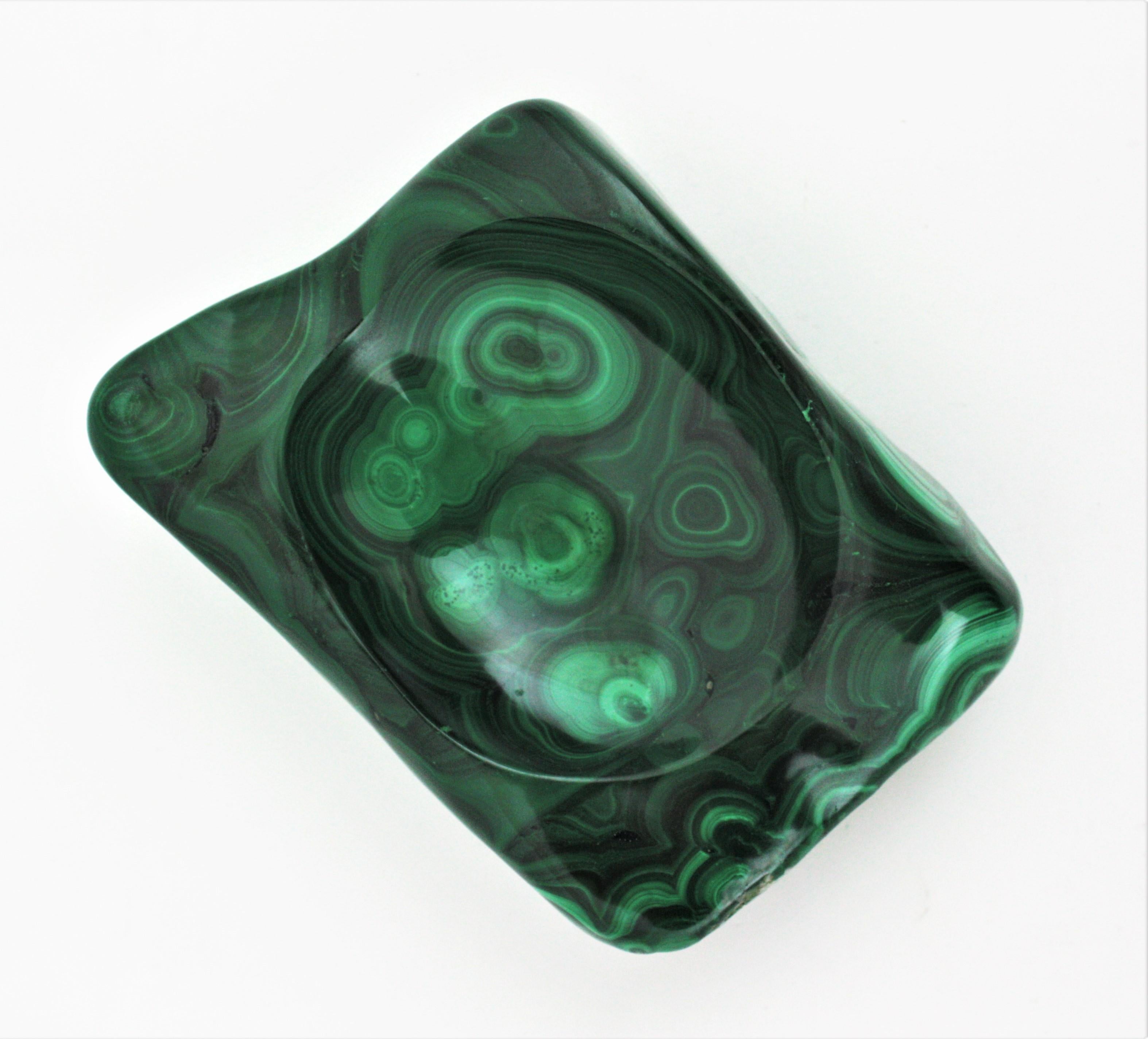 Ciotola o posacenere in malachite della metà del secolo scorso in vendita 3