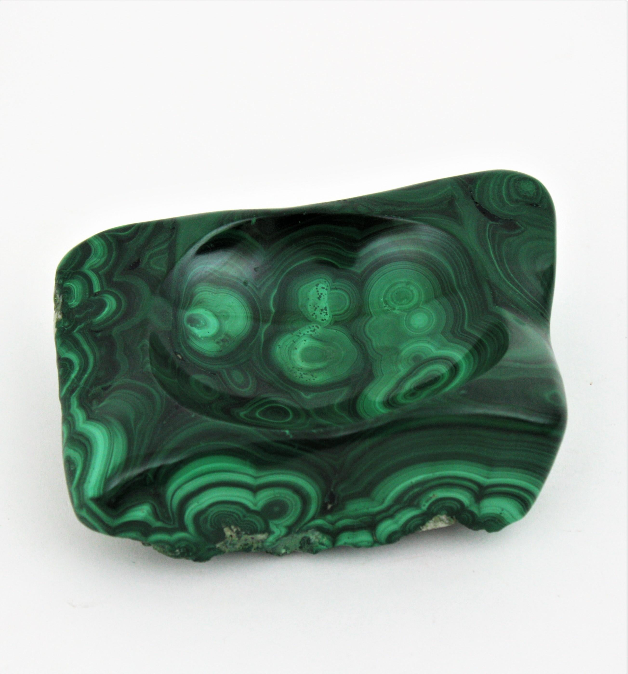 Ciotola o posacenere in malachite della metà del secolo scorso In condizioni buone in vendita a Barcelona, ES