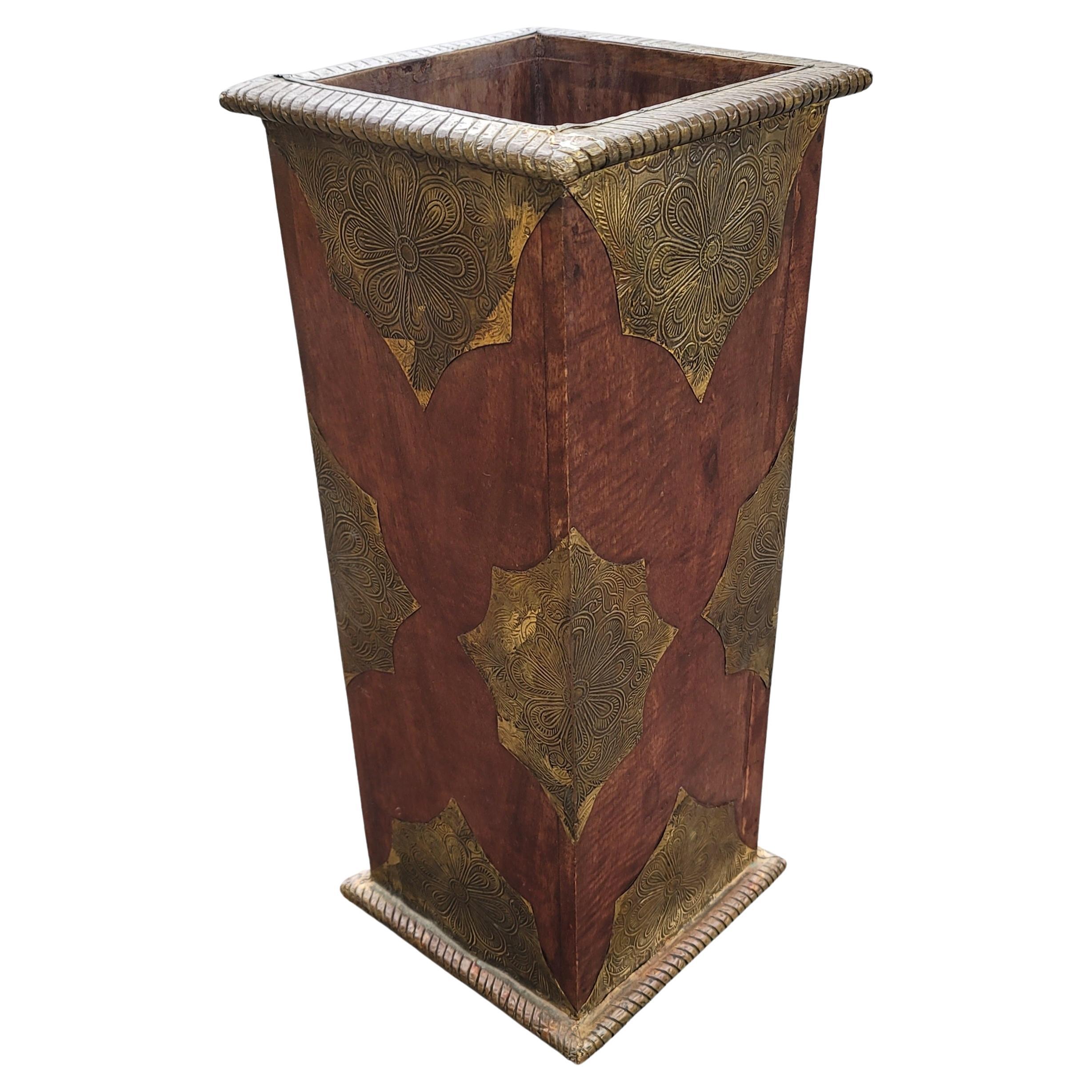 Hand-Crafted Mid-Century Modern Mango Wood with Mounted Brass Sheeting Ornate Umbrella Stand For Sale