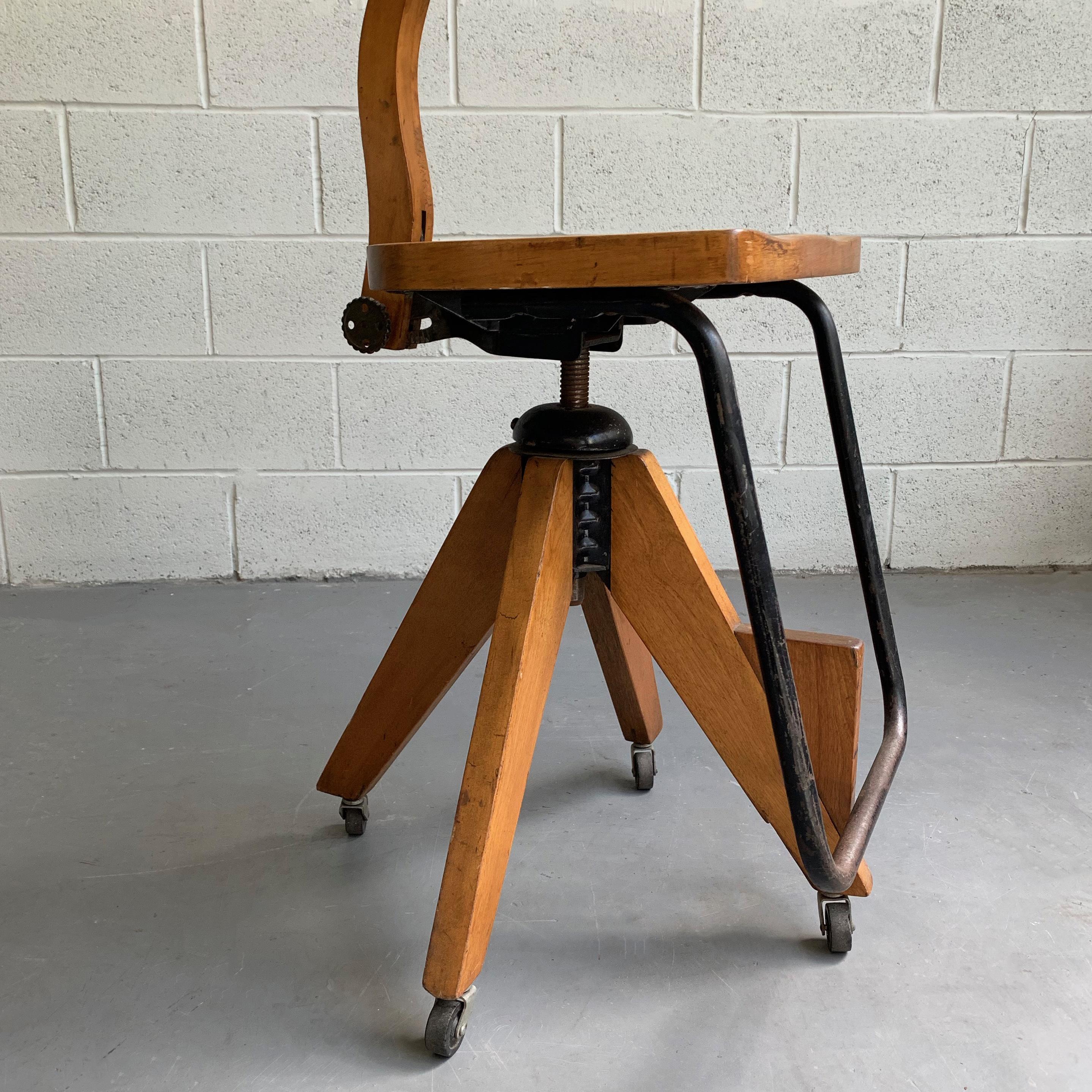 Mid-Century Modern Maple Adjustable Swivel Drafting Stool In Good Condition In Brooklyn, NY