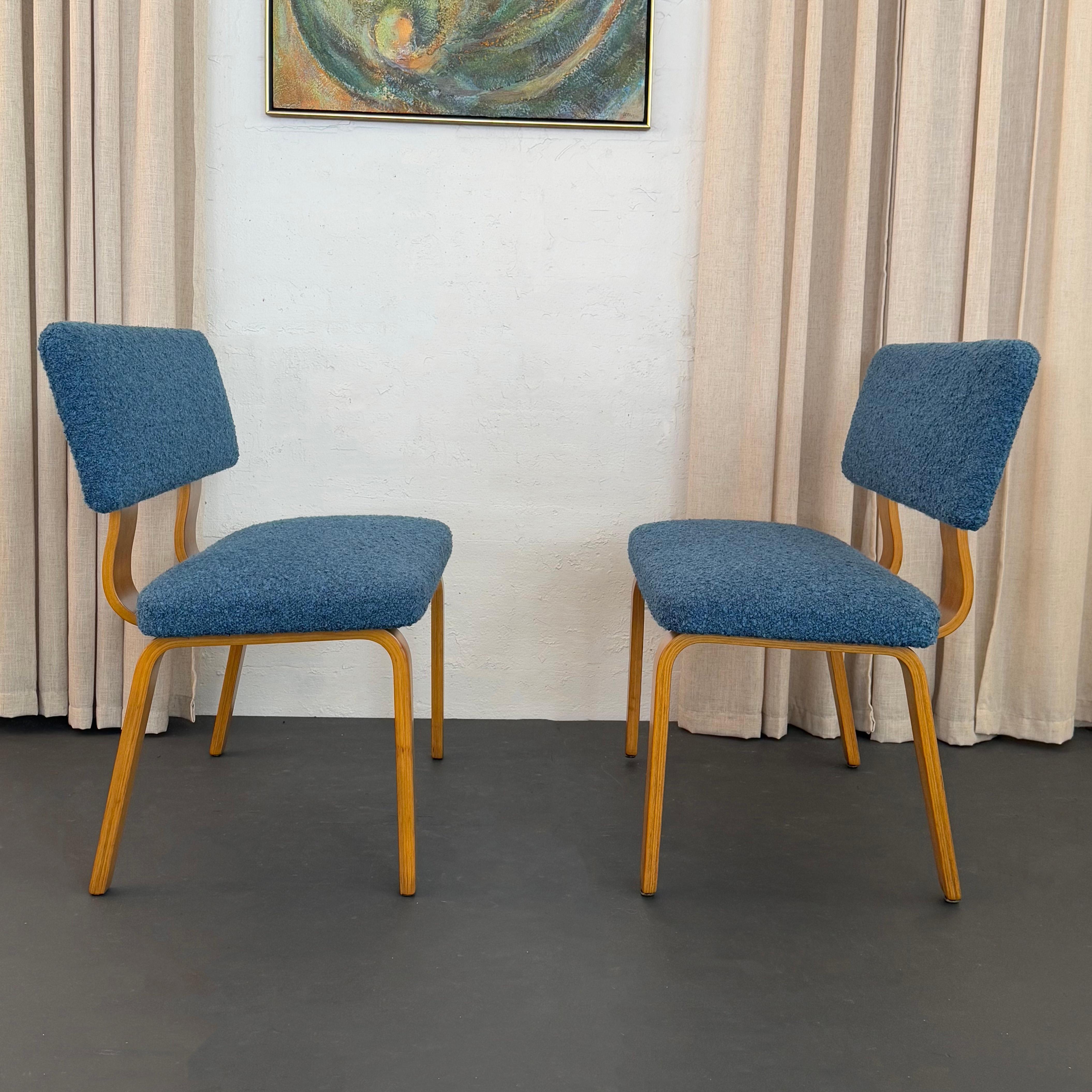 Austriaco Panche di Thonet in bengala e bouclé di acero della modernità di metà secolo in vendita