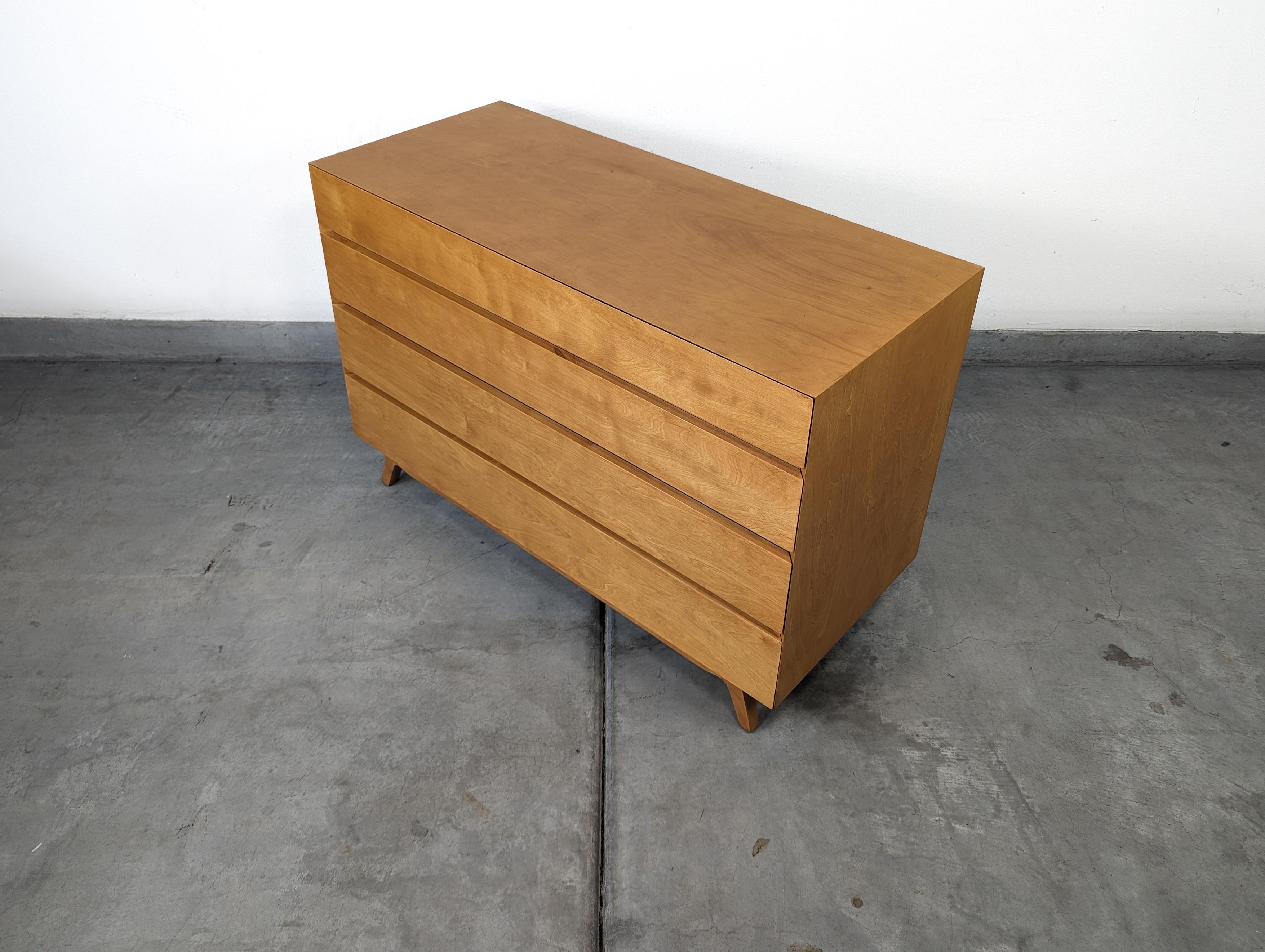 Mid Century Modern Maple Chest of Drawers Dresser by Edmond Spence, c1950s For Sale 10
