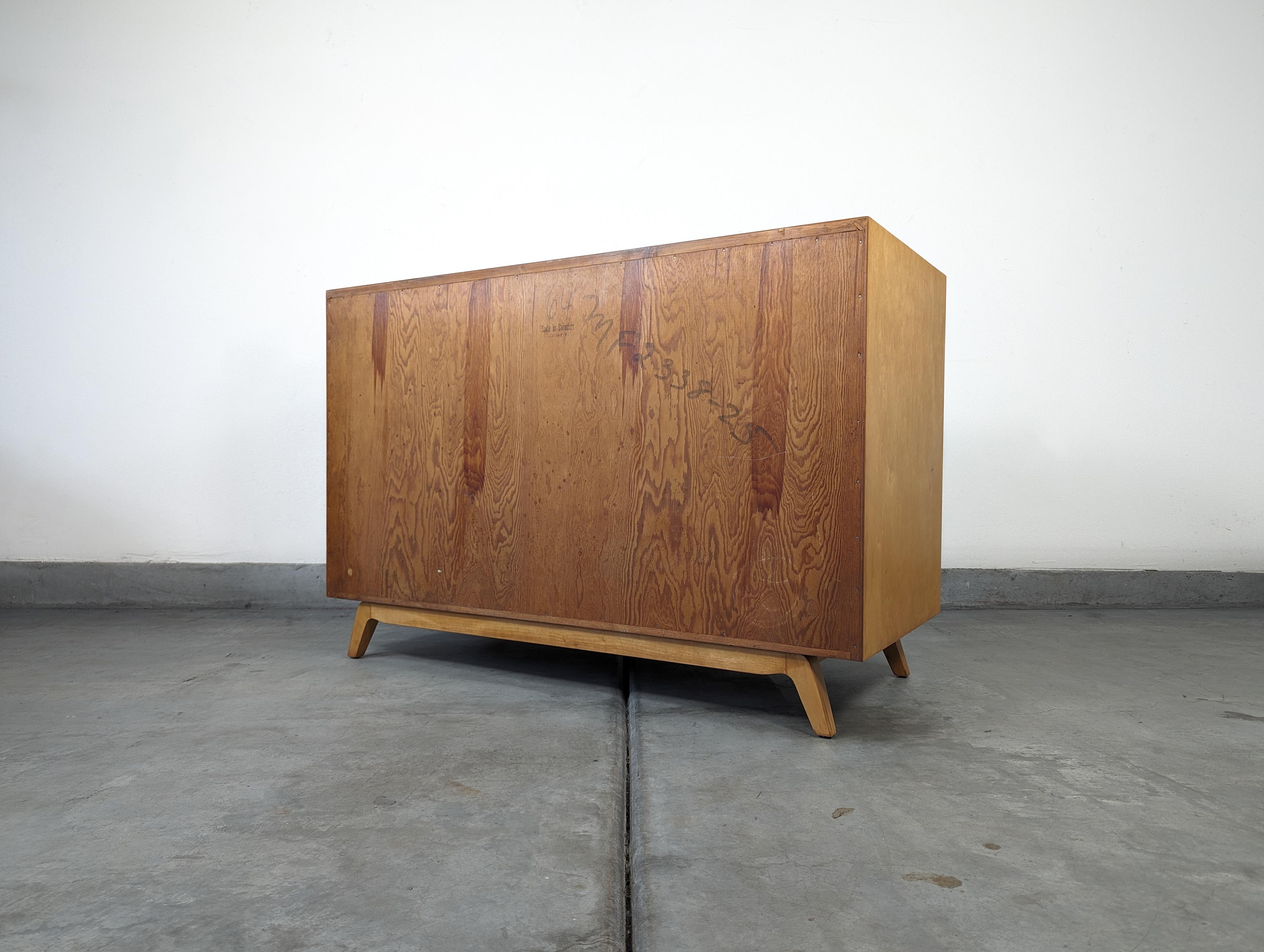 Mid Century Modern Maple Chest of Drawers Dresser by Edmond Spence, c1950s For Sale 2