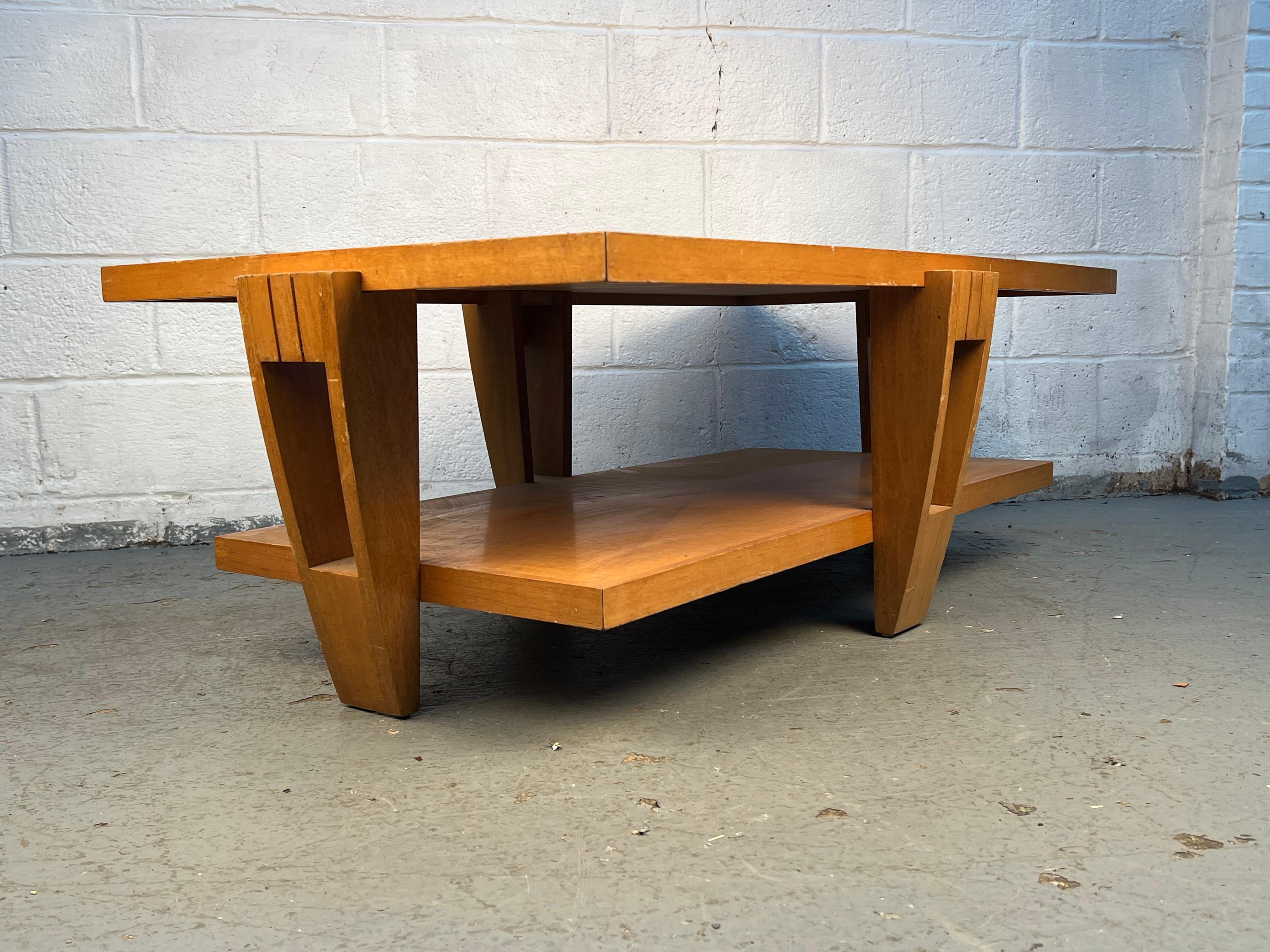 Mesa baja de arce moderna de mediados de siglo en venta 1
