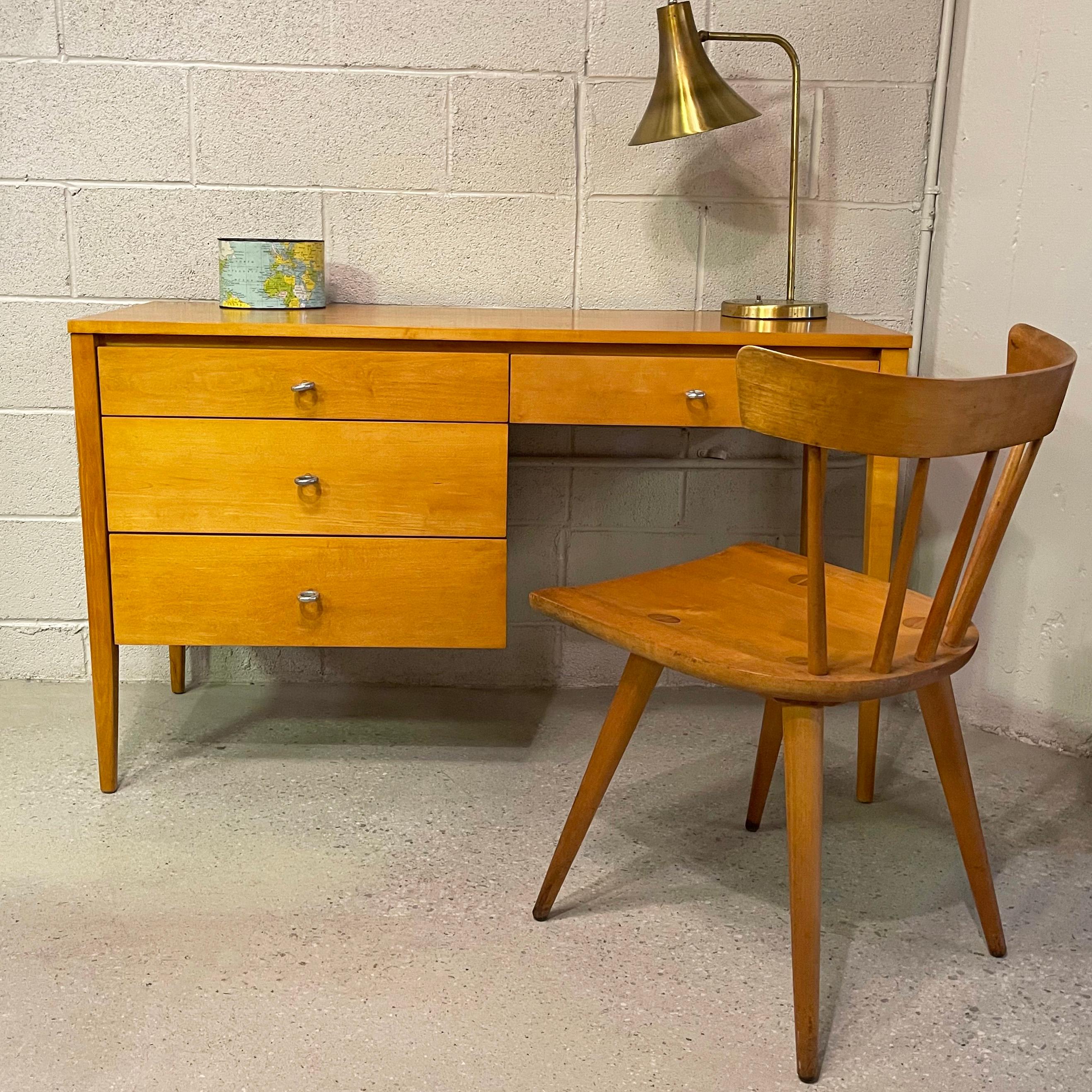20th Century Mid-Century Modern Maple Desk By Paul McCobb For Planner Group For Sale