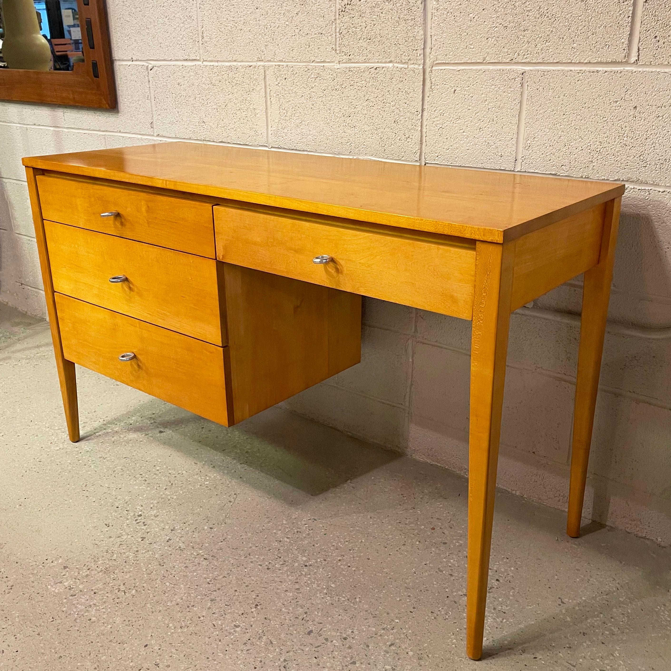 Mid-Century Modern Maple Desk By Paul McCobb For Planner Group For Sale 1