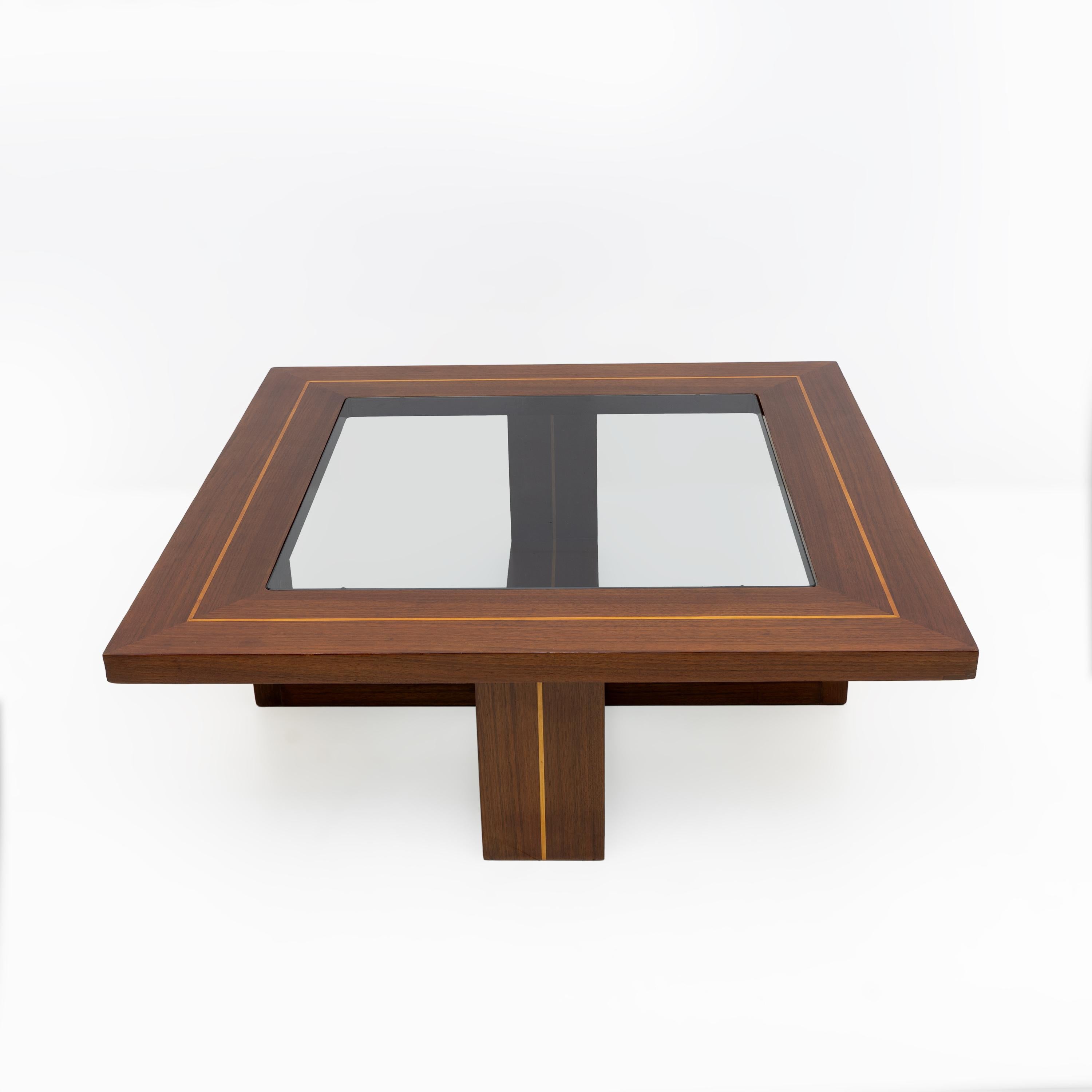 Late 20th Century Mid-century Modern Maple Inlays and Walnut Coffee Table, Italy, 1970s For Sale