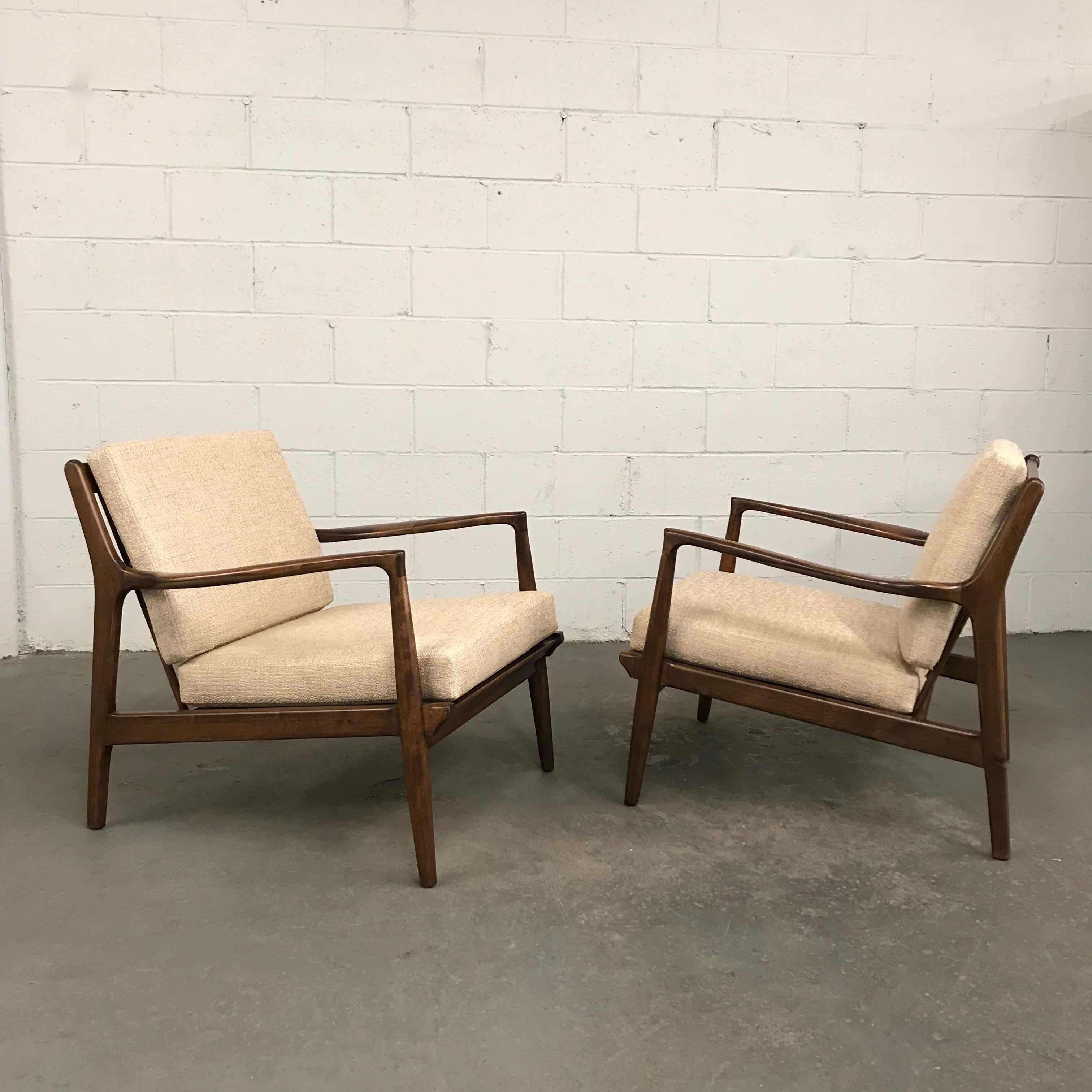 Mid-Century Modern Maple Lounge Chairs 1