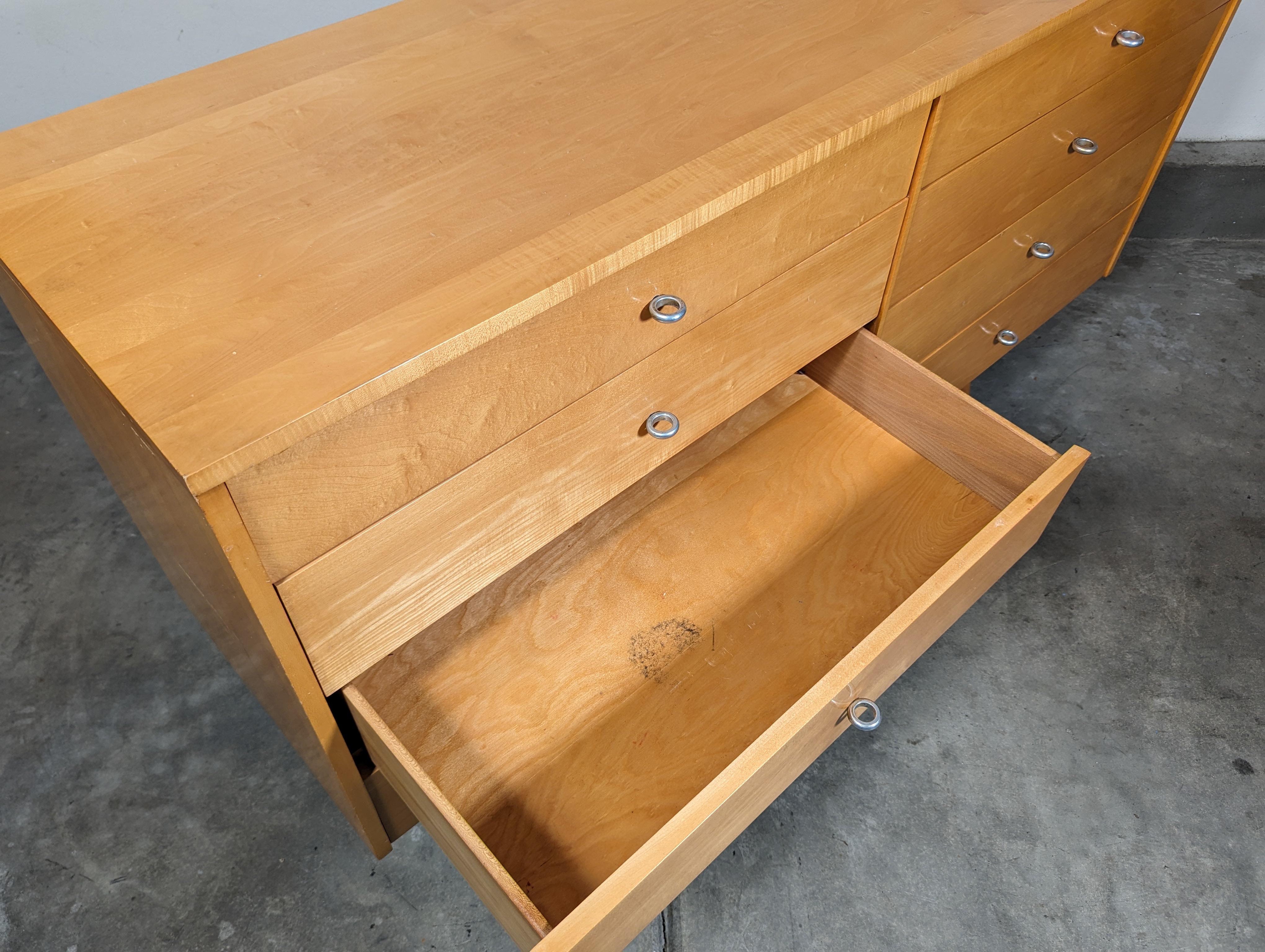Mid Century Modern Maple Lowboy Dresser by Paul McCobb for Planner Group, 1950s 7