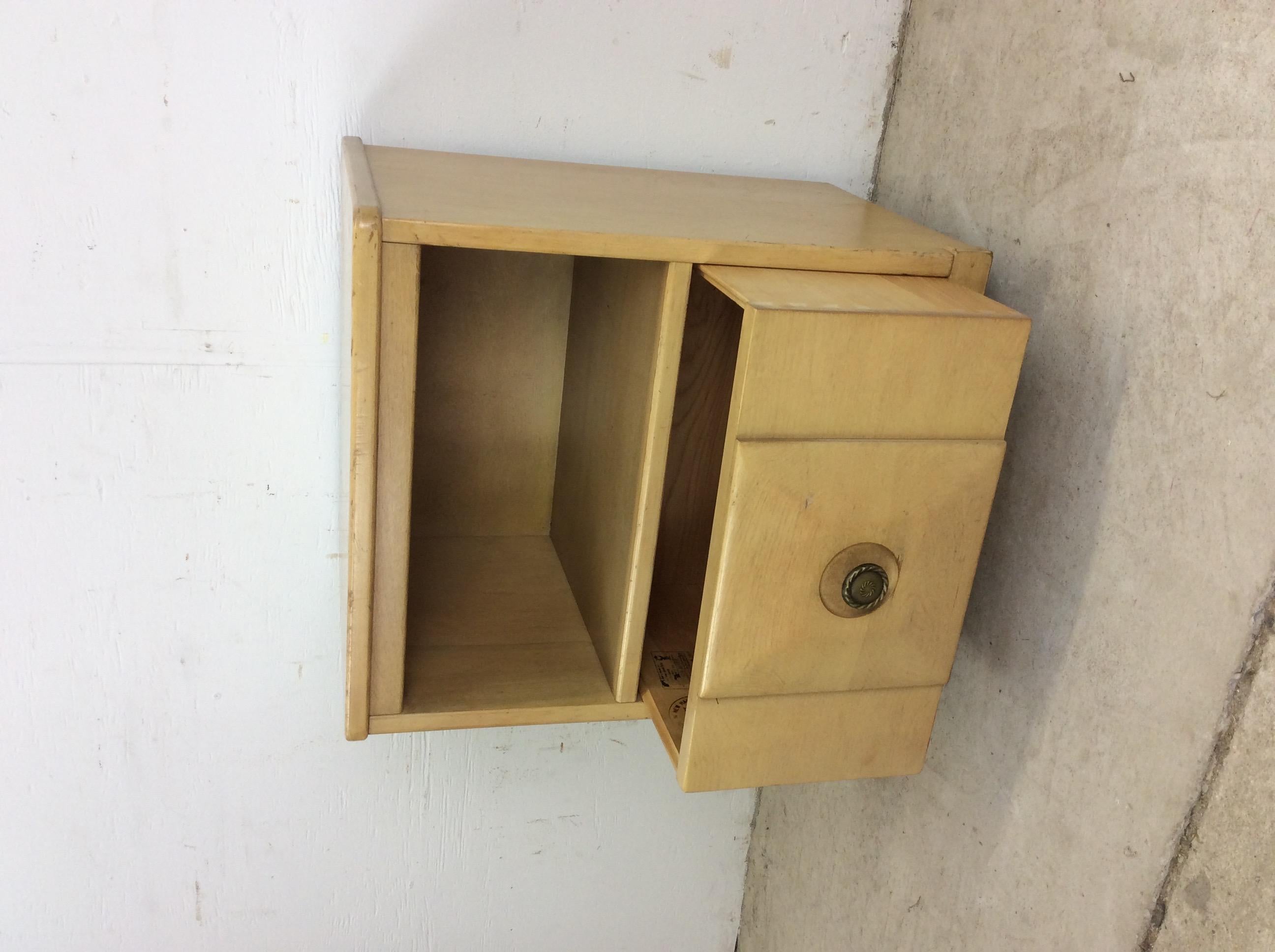 Mid Century Modern Maple Nightstand with Beveled Drawer Face For Sale 4