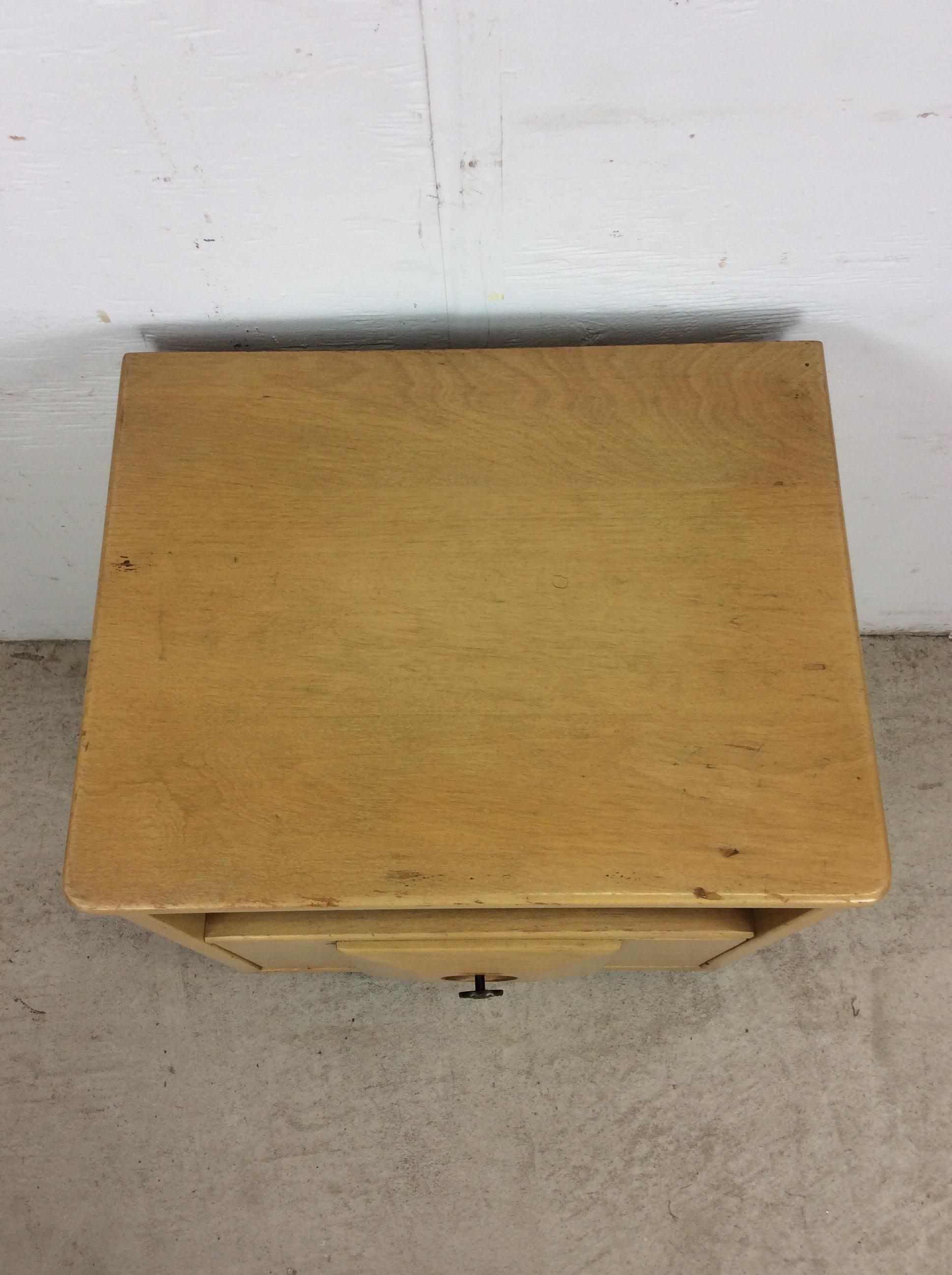 Mid Century Modern Maple Nightstand with Beveled Drawer Face In Good Condition For Sale In Freehold, NJ