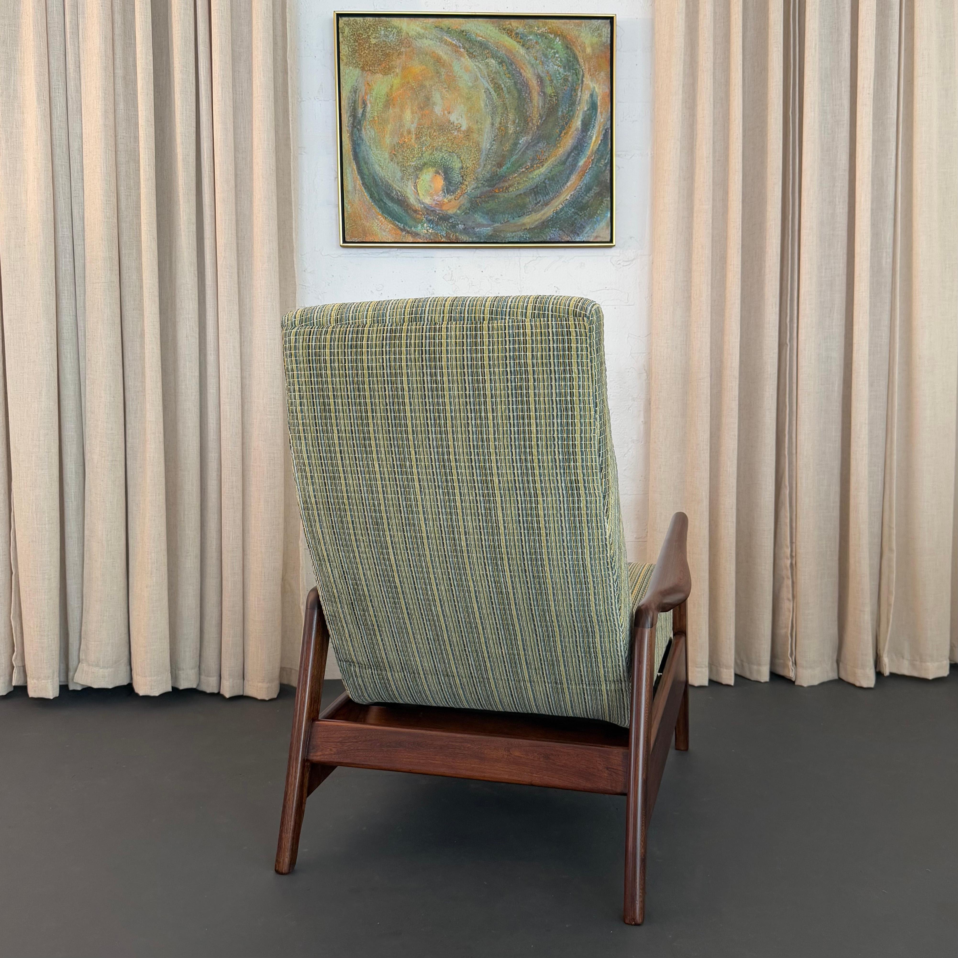 Oak Mid-Century Modern Maple Reclining Lounge Chair For Sale