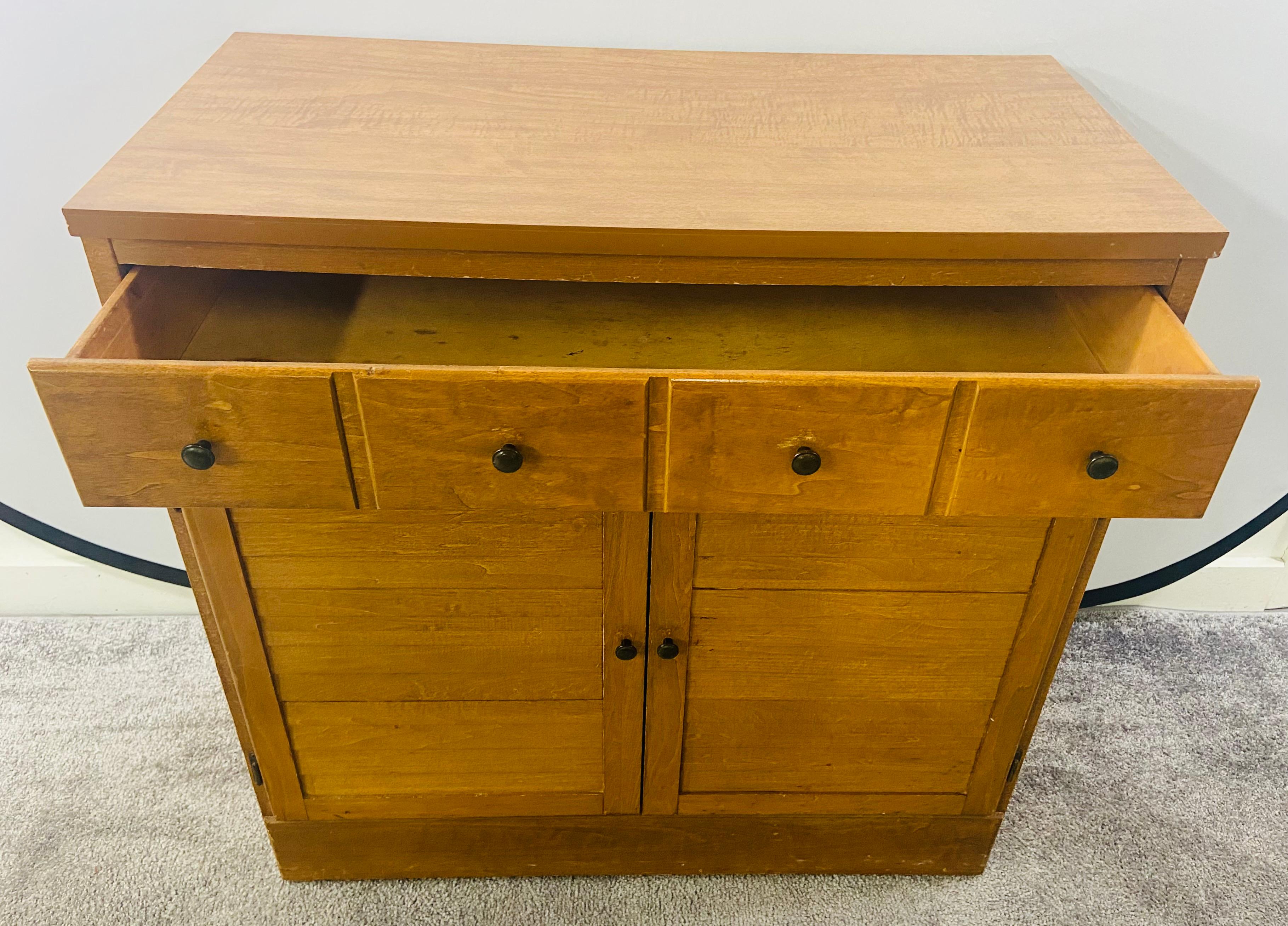 Mid-Century Modern Maple Wood Two-Door Chest, Nightstand or Cabinet In Good Condition In Plainview, NY