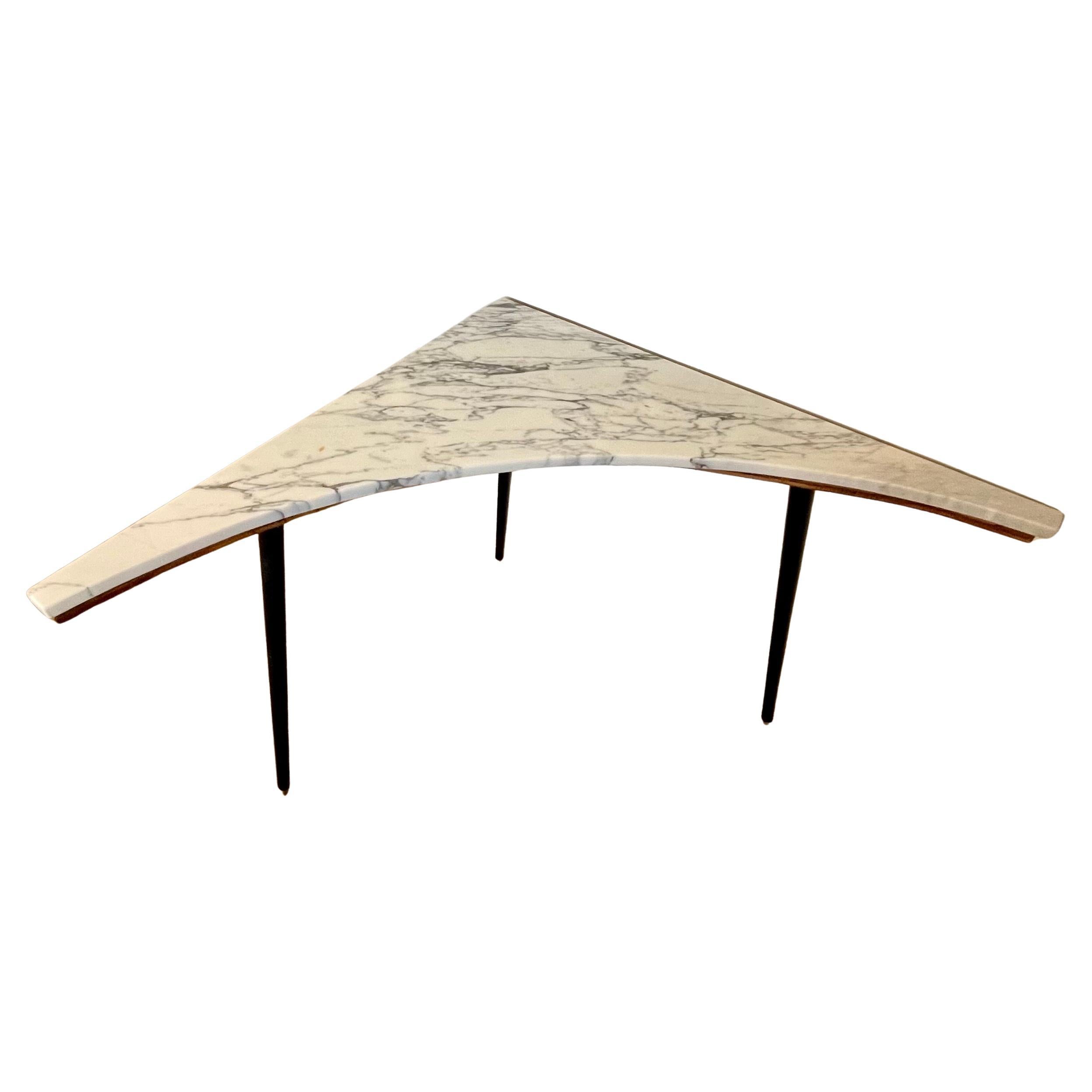 Mid-Century Modern Marble Corner Table with Tripod Legs, Italy For Sale
