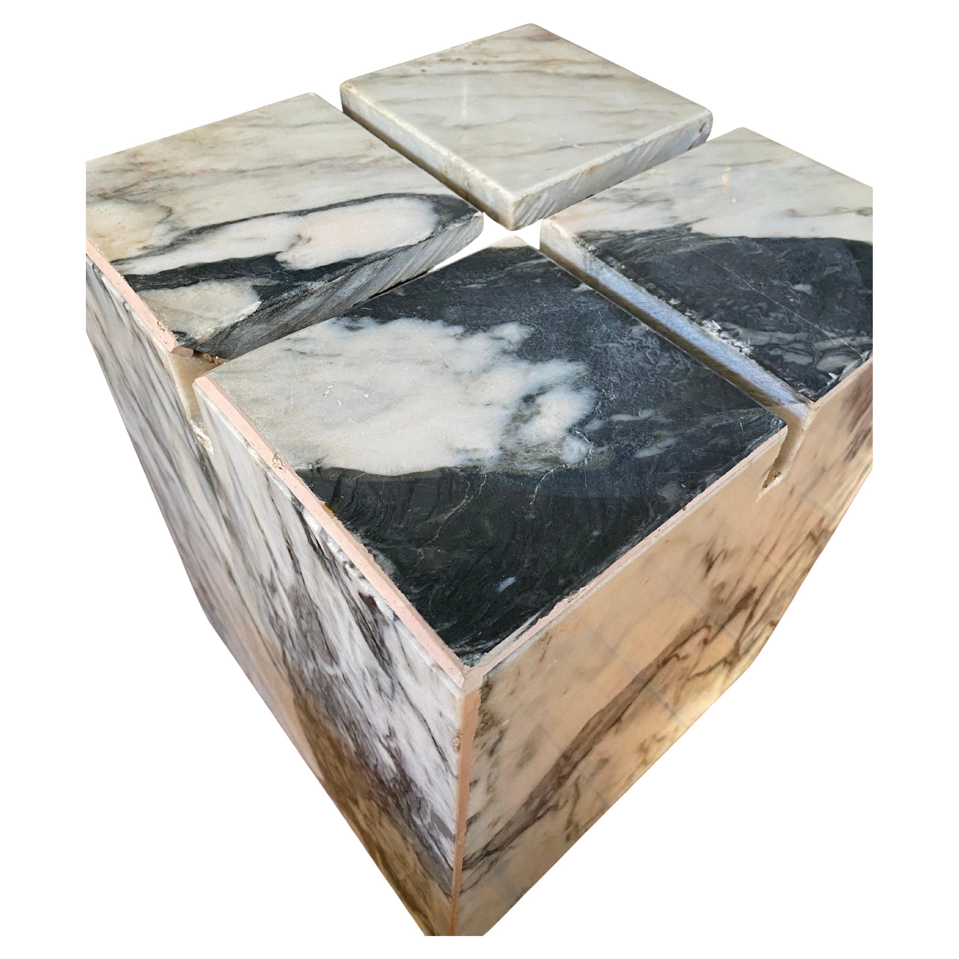 Tavolino da salotto in marmo a cubo in vetro fumé del Mid Century Modern di Artedi, Italia in vendita 2