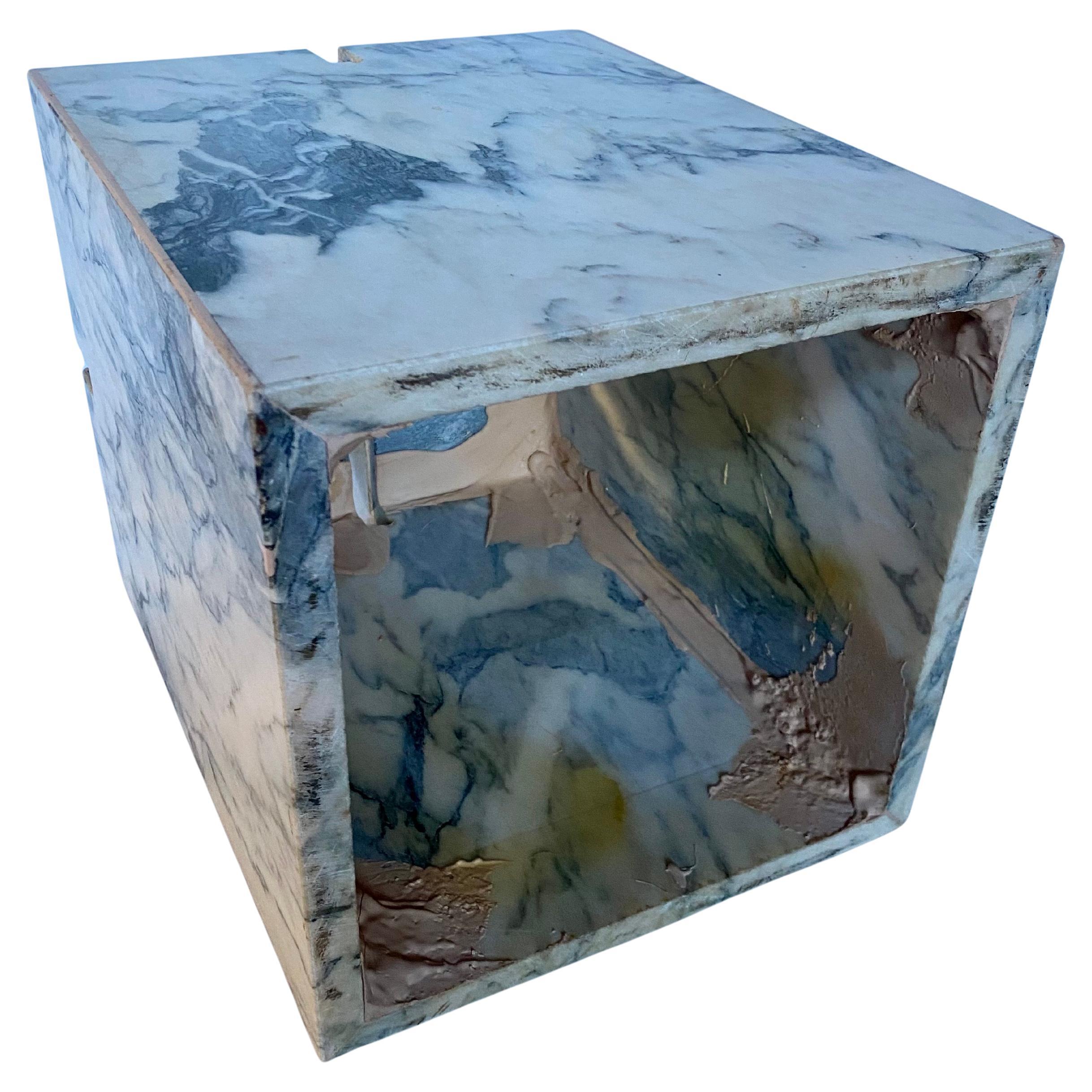 Tavolino da salotto in marmo a cubo in vetro fumé del Mid Century Modern di Artedi, Italia in vendita 4