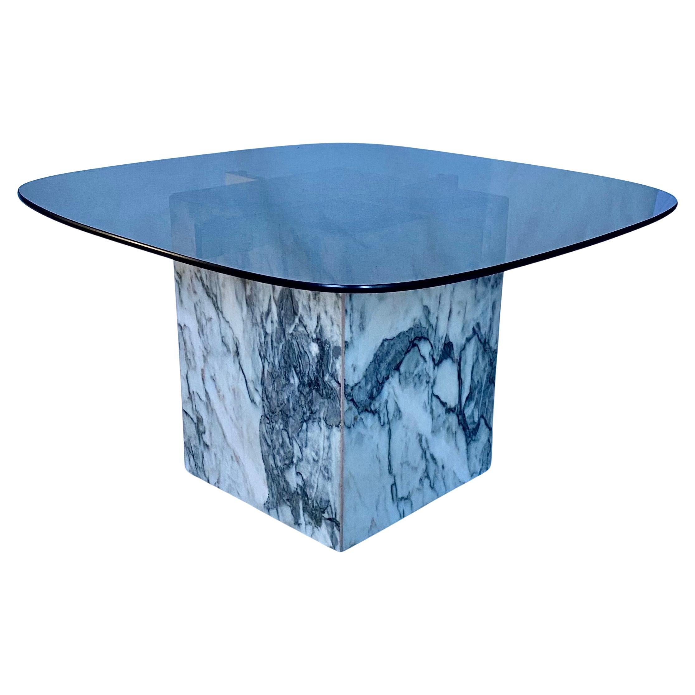 Tavolino da salotto in marmo a cubo in vetro fumé del Mid Century Modern di Artedi, Italia in vendita