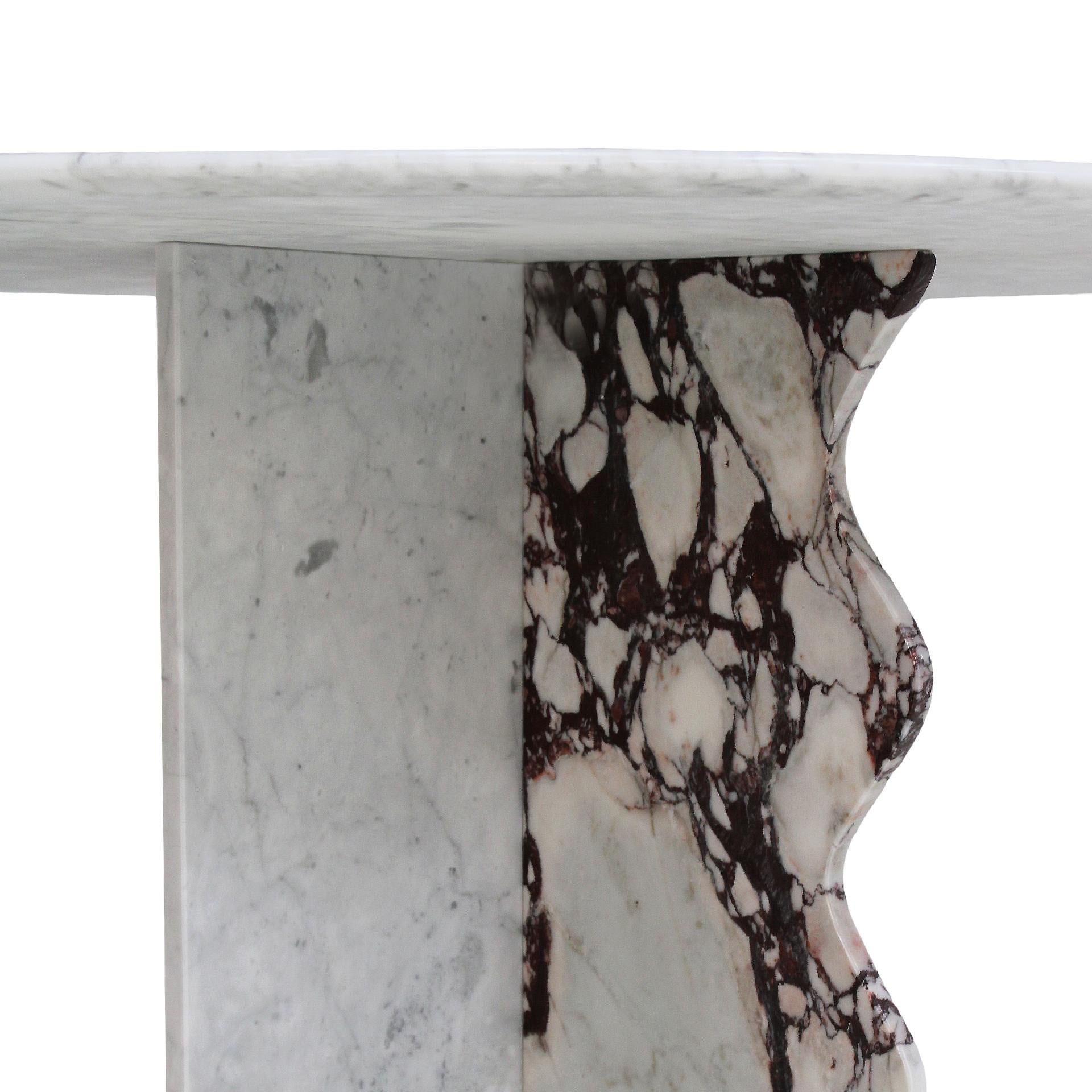 Contemporary Calacatta and Carrara Marble Round Table Designed by L.A. Studio In Good Condition For Sale In Madrid, ES