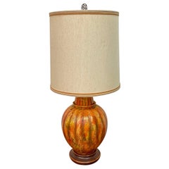 Mid-Century Modern Marbro Lamp Co. Bemalte orangefarbene Keramik-Tischlampe