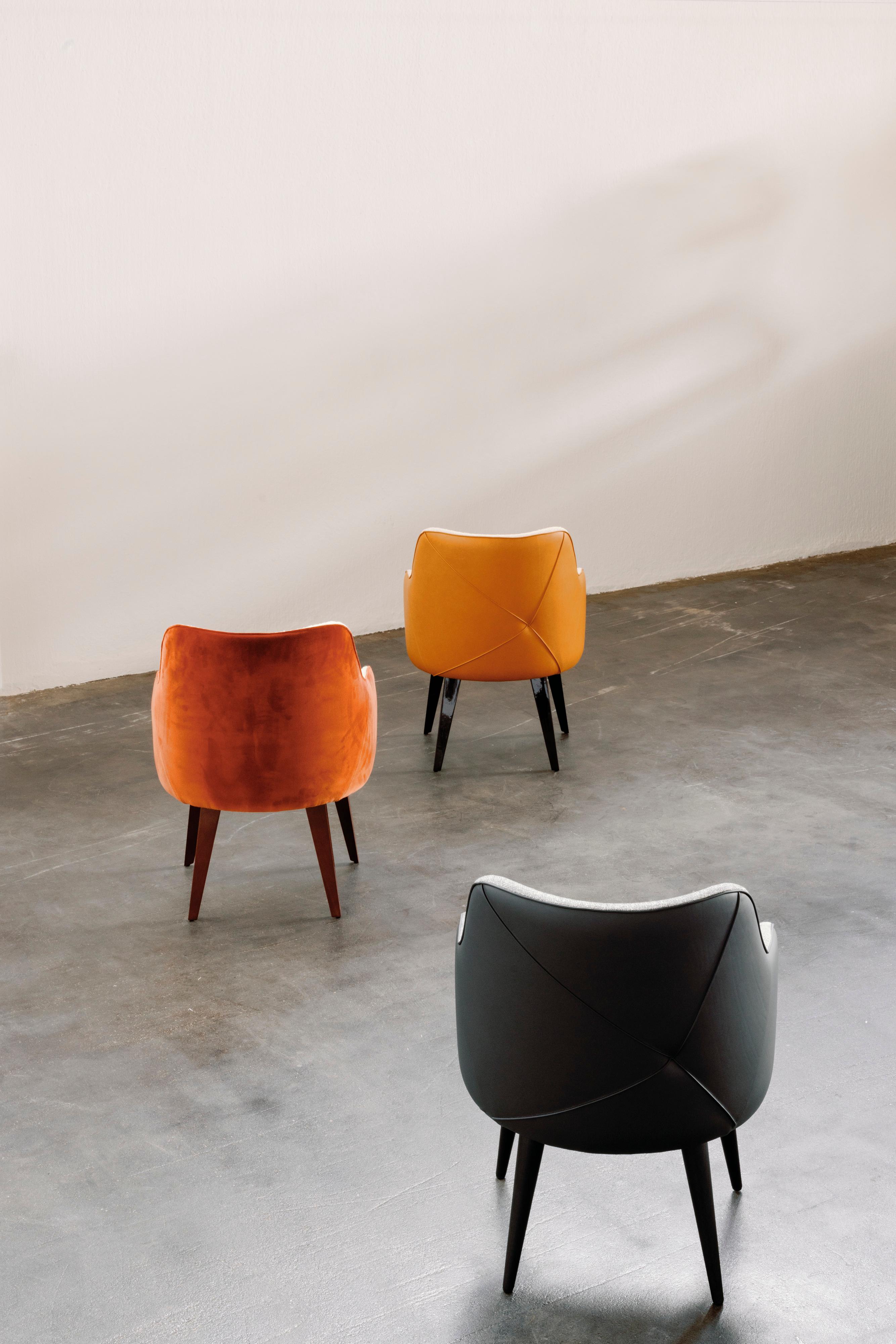 Sillas de Comedor Margot Modernas de Mitad de Siglo, Piel Negra, Tela Gris, Manzana Verde en venta 7