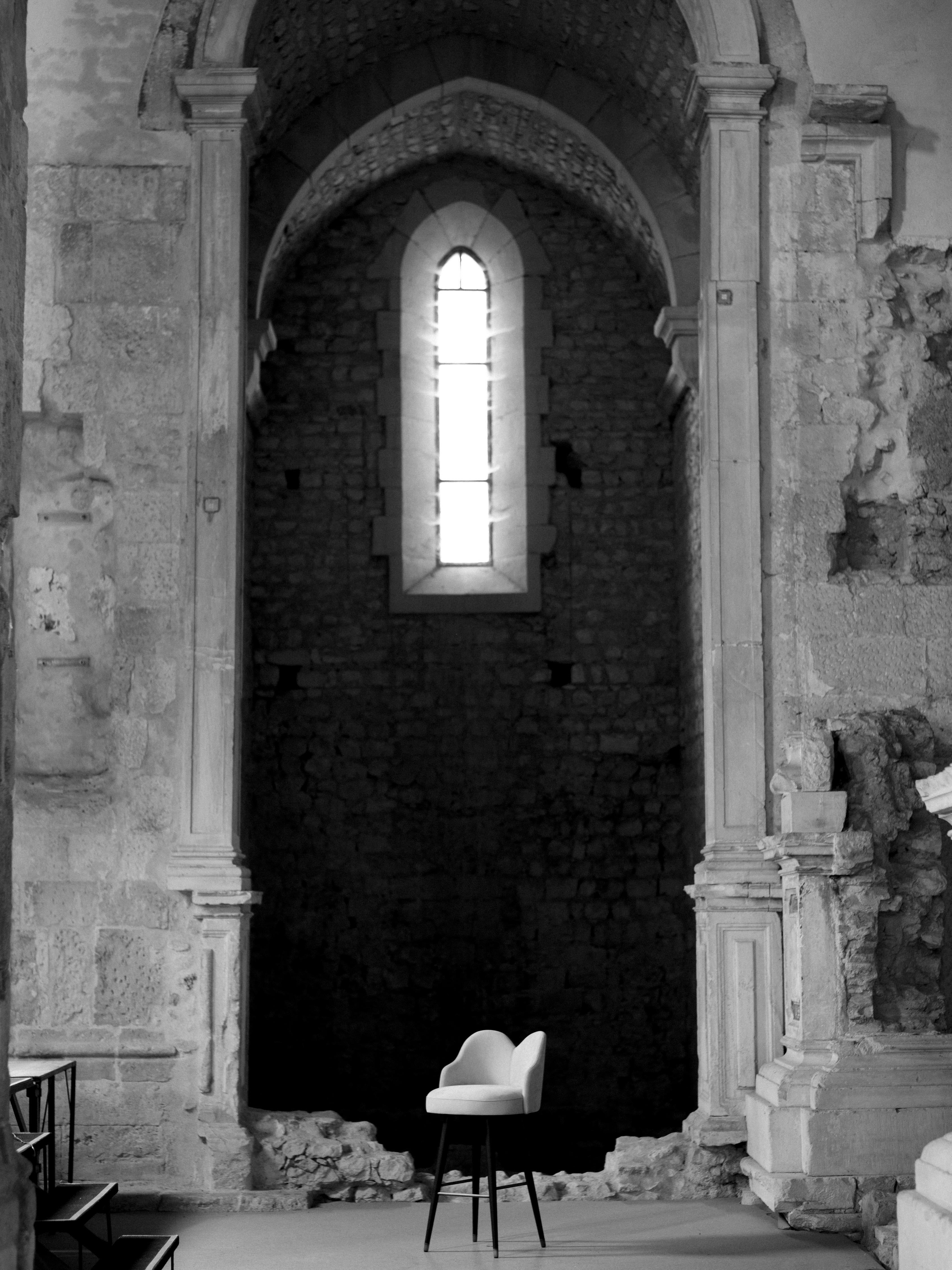 XXI secolo e contemporaneo Sgabelli da bar girevoli Margot, metà secolo, Nubuck, ottone, fatti a mano, Greenapple in vendita