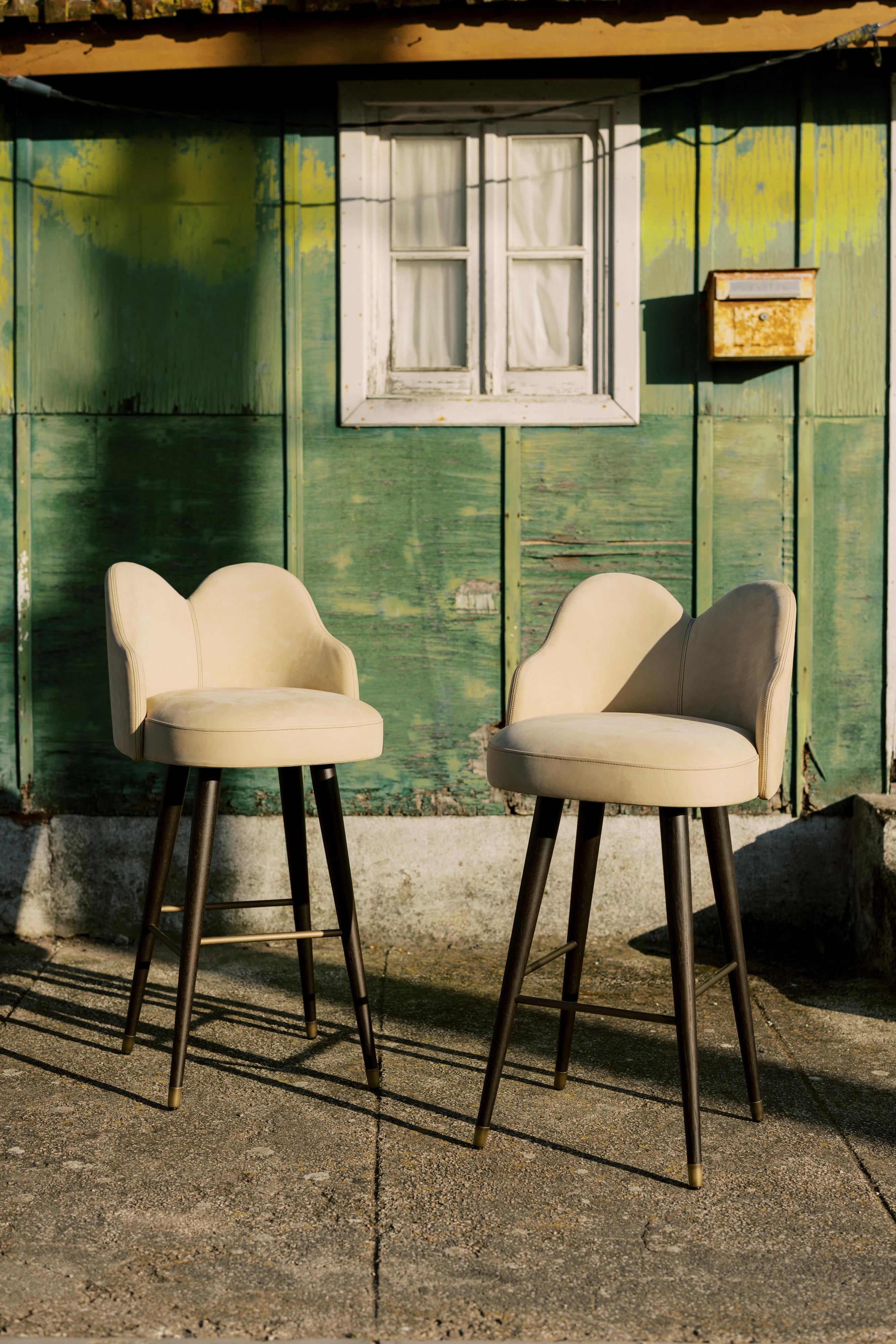 Laiton Tabourets de bar pivotants Mary, cuir et laiton, fabriqués à la main par Greenapple en vente
