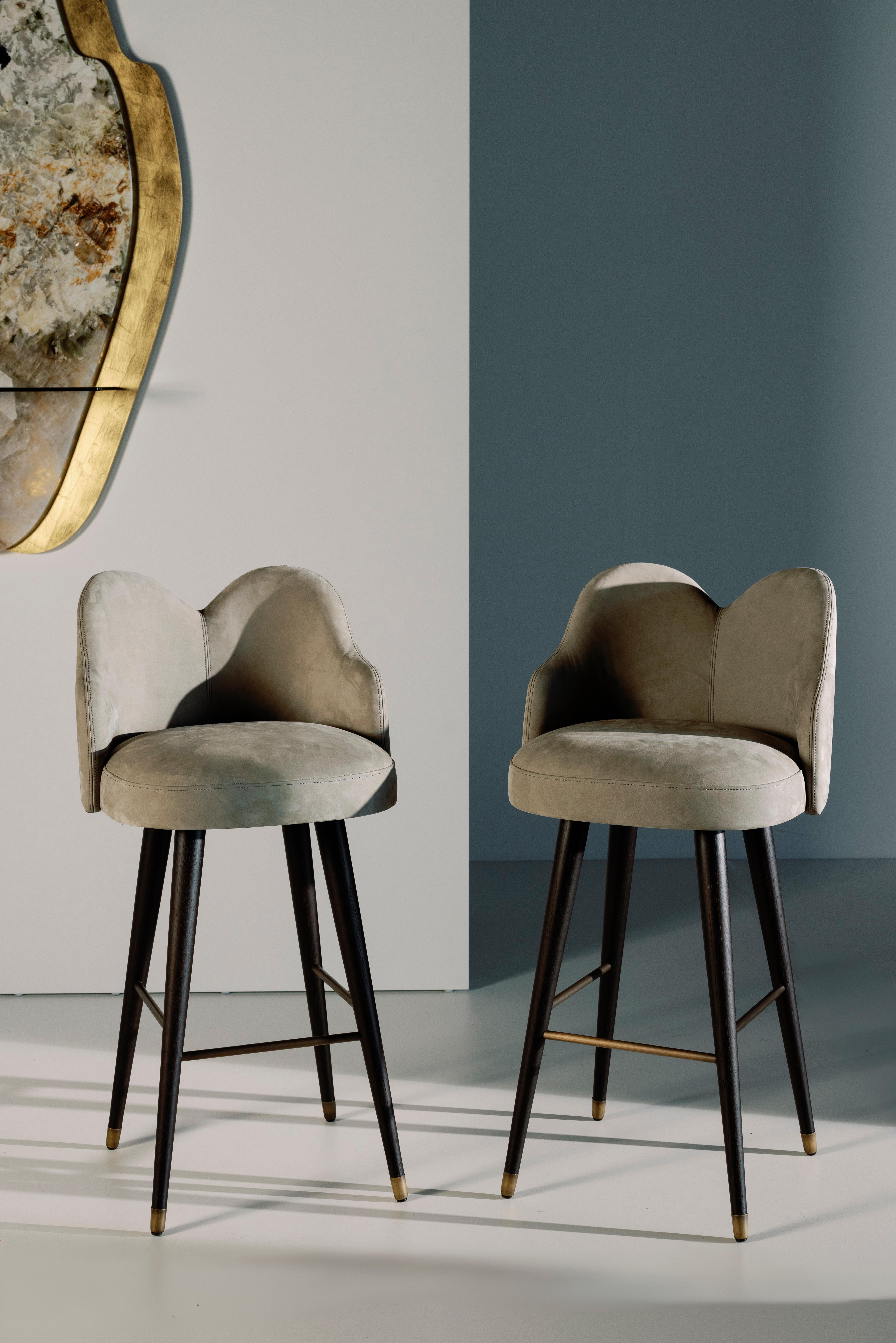 Mid-Century moderno Sgabelli da bar girevoli Mary, Nubuck, Ottone, fatti a mano da Greenapple in vendita
