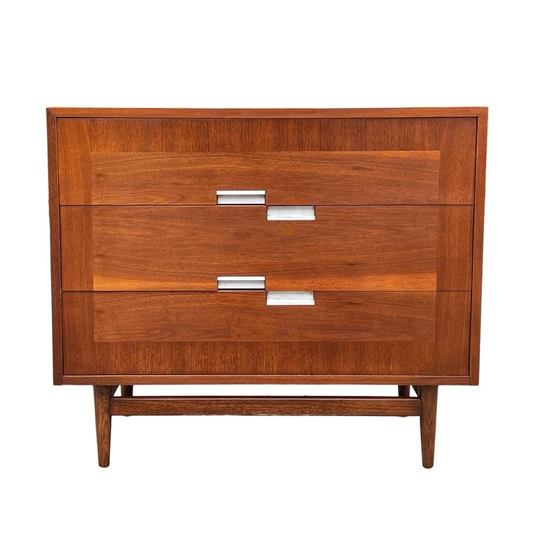 Mid-20th Century Mid-Century Modern Matching Pair of Chests, Commodes or Large Night Stands For Sale