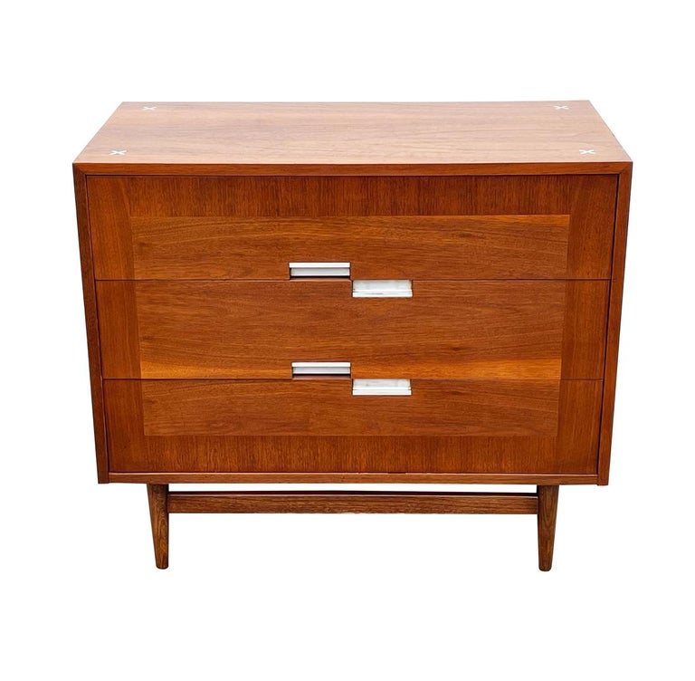 Mid-Century Modern Matching Pair of Chests, Commodes or Large Night Stands For Sale 2
