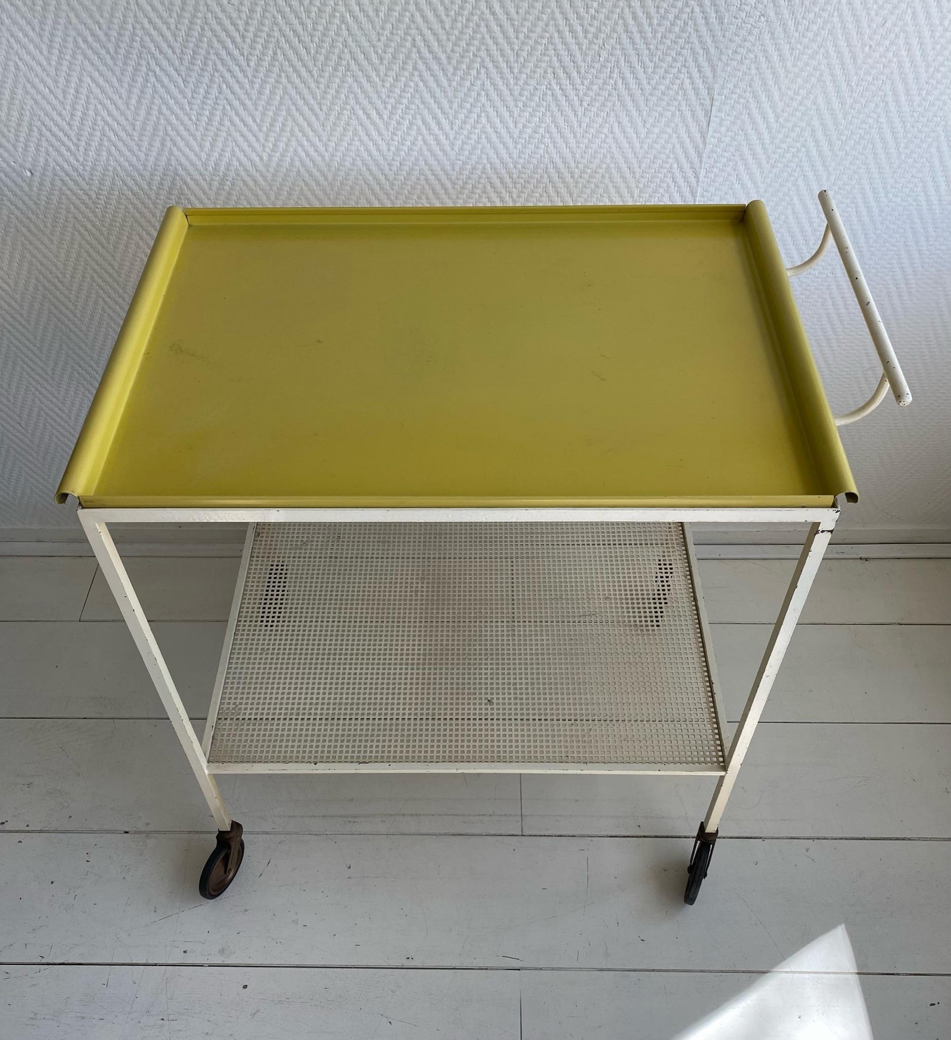 Moderner Mathieu Mategot-Tabletttisch aus der Mitte des Jahrhunderts, Wagen, ca. 1960er Jahre im Angebot 4