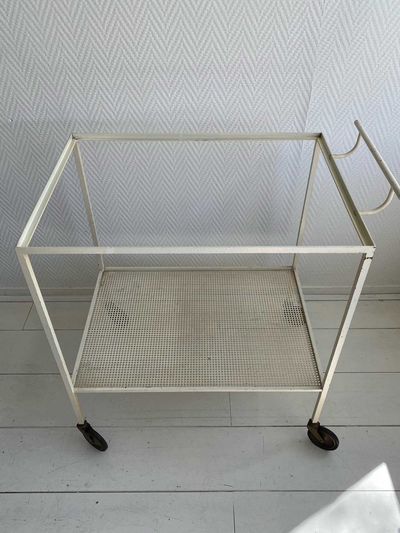 Moderner Mathieu Mategot-Tabletttisch aus der Mitte des Jahrhunderts, Wagen, ca. 1960er Jahre im Angebot 6