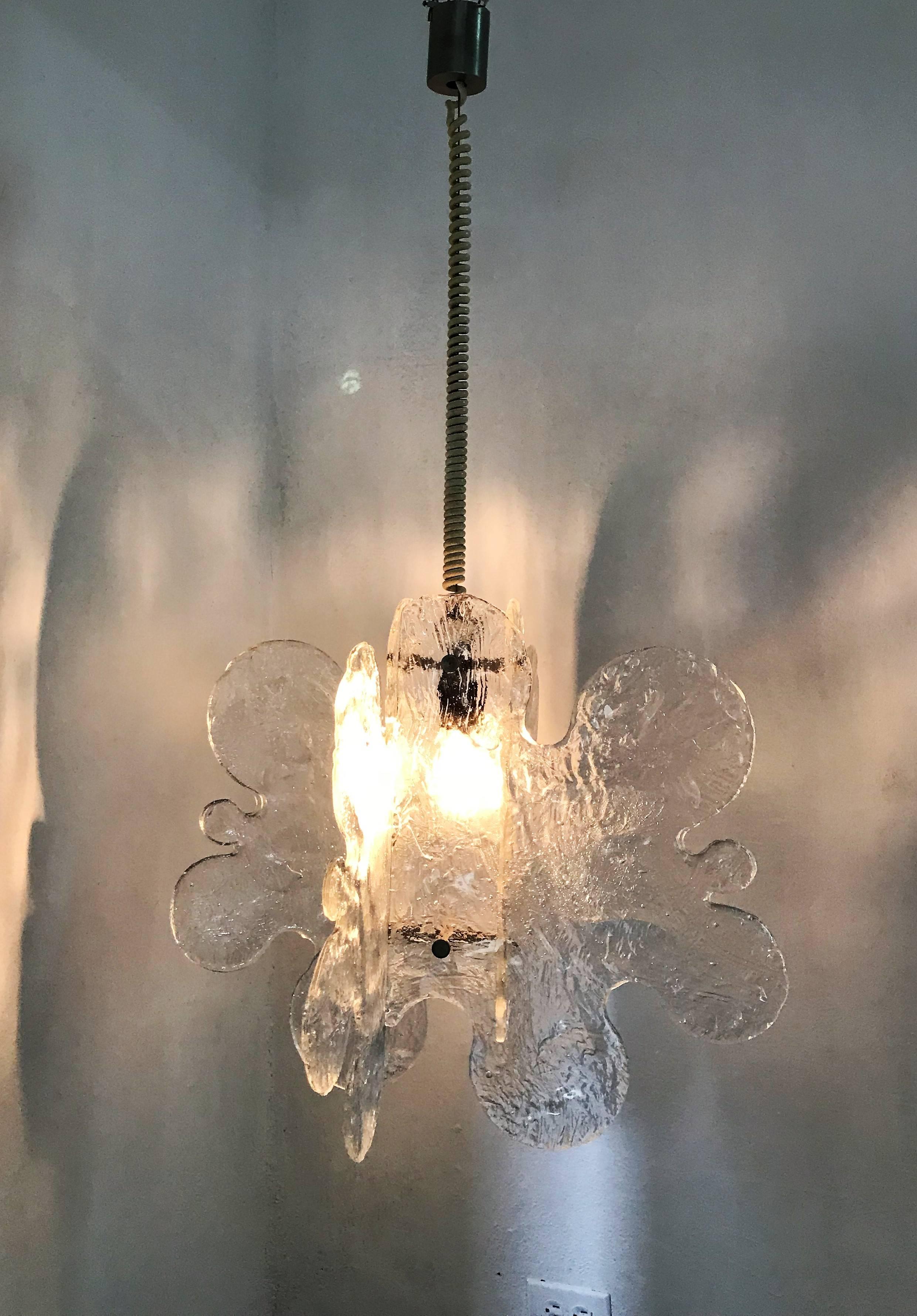 Hand-Crafted Mid-Century Modern Mazzega Chandelier in Clear Murano Glass by Carlo Nason