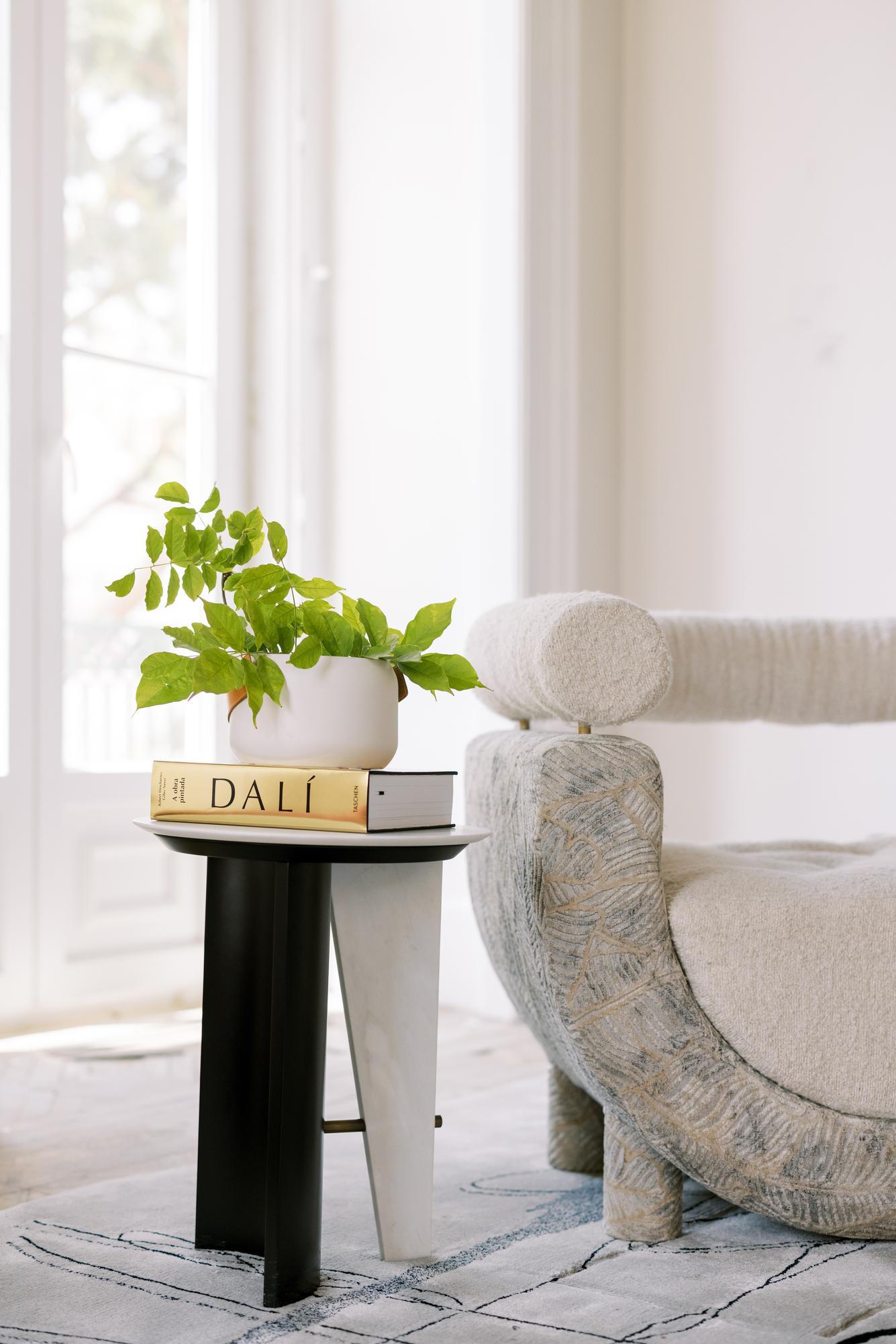 Moderner Sessel Mel aus der Jahrhundertmitte, Samt-Perlen-Bouclé, handgefertigt von Greenapple im Angebot 2